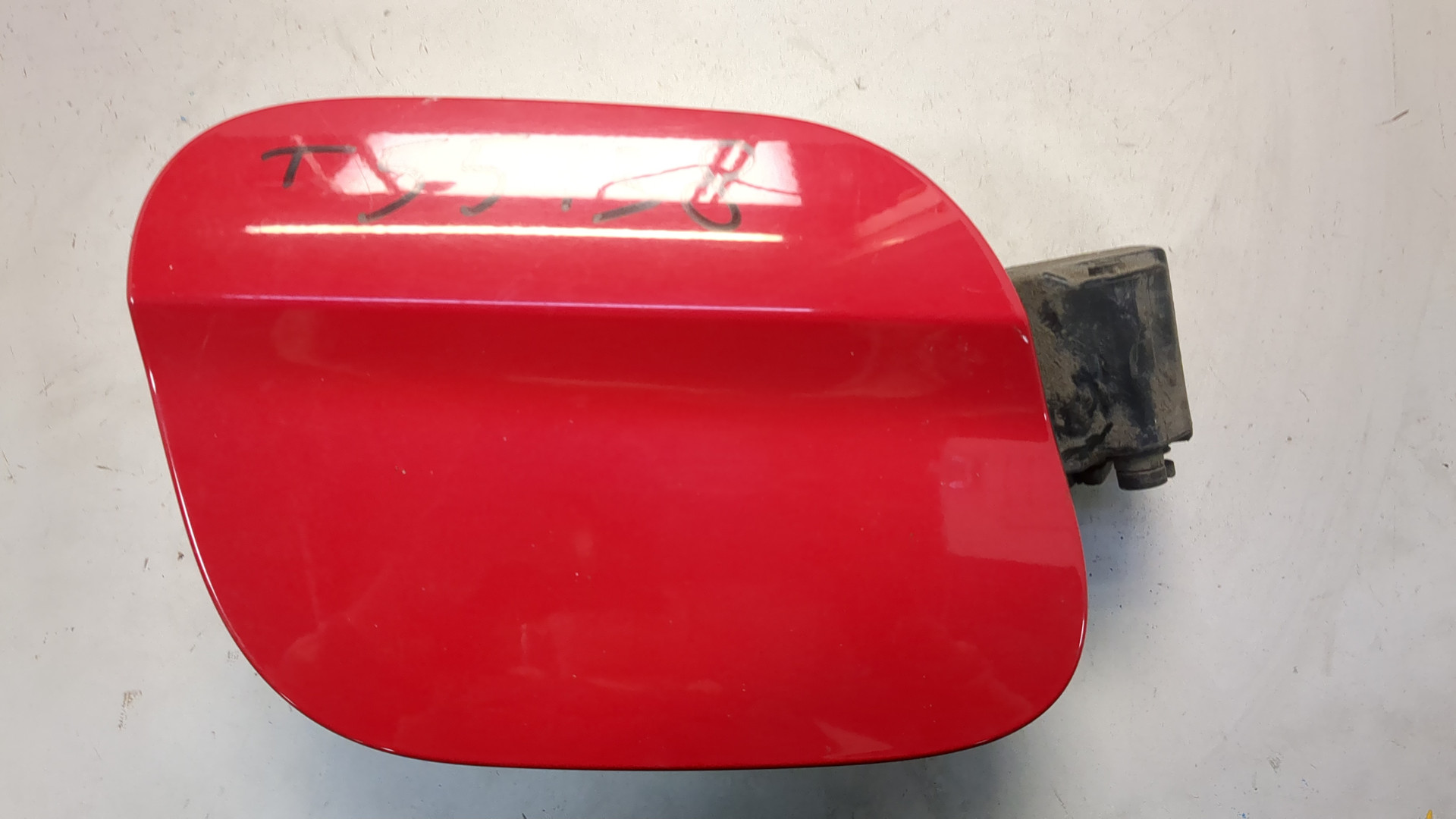 Лючок бензобака