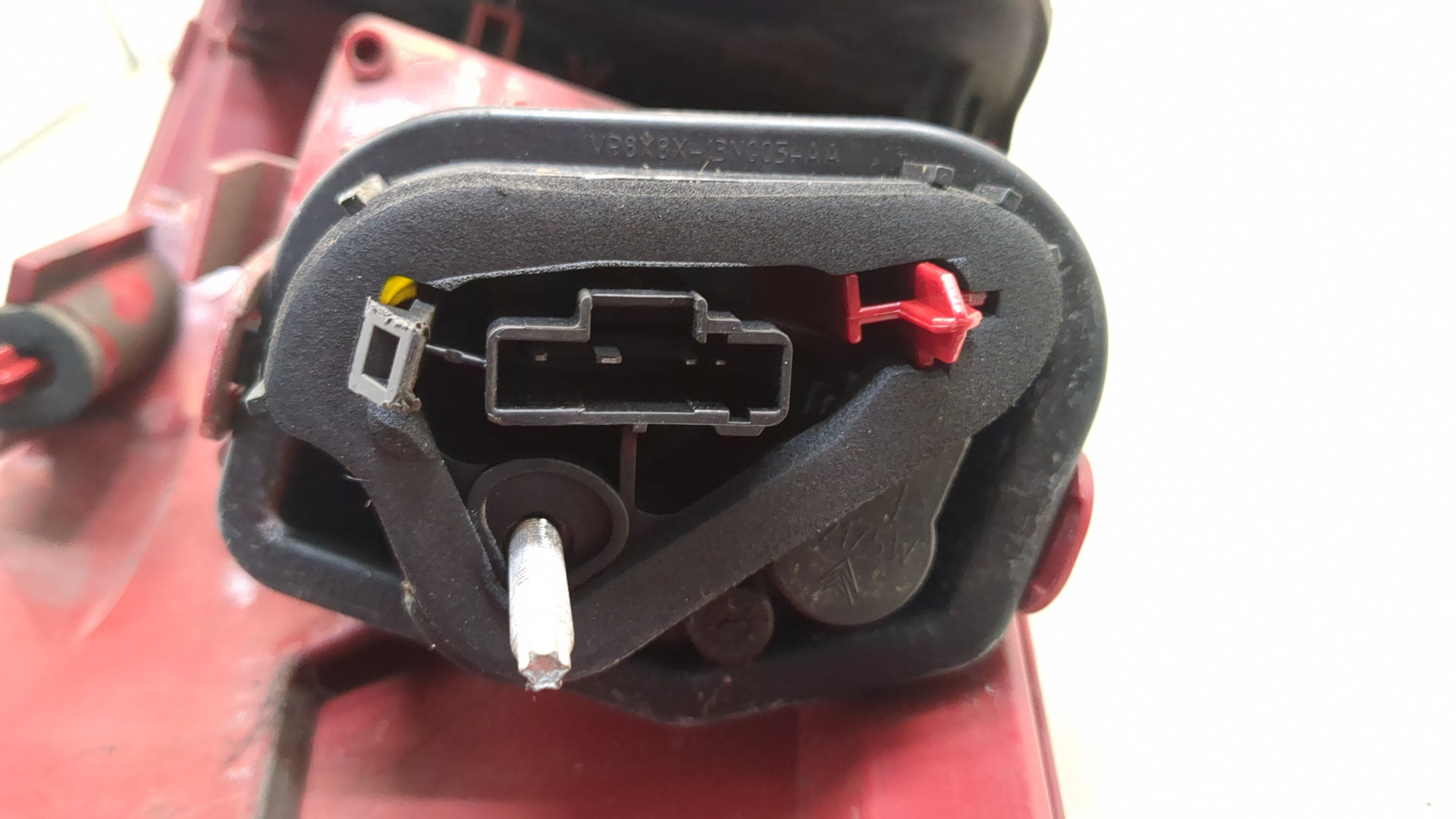 Фонарь задний левый