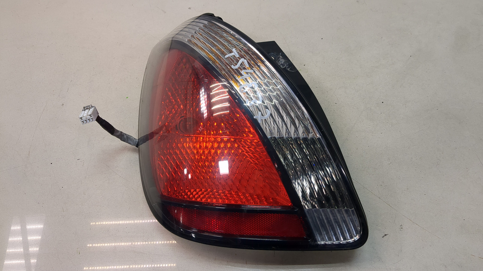 Фонарь задний левый