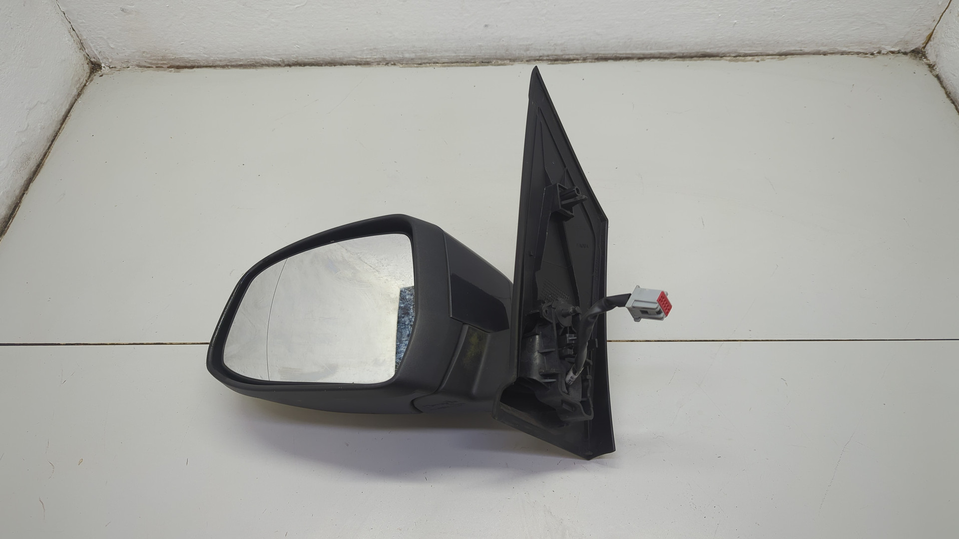 Зеркало левое электрическое