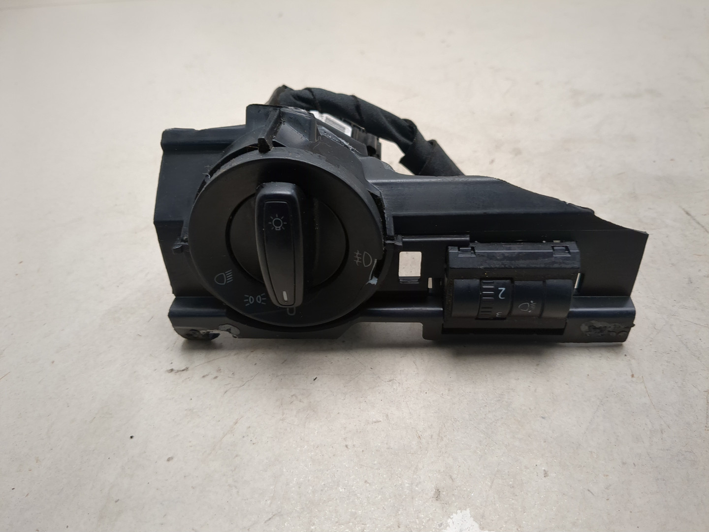 Переключатель света фар