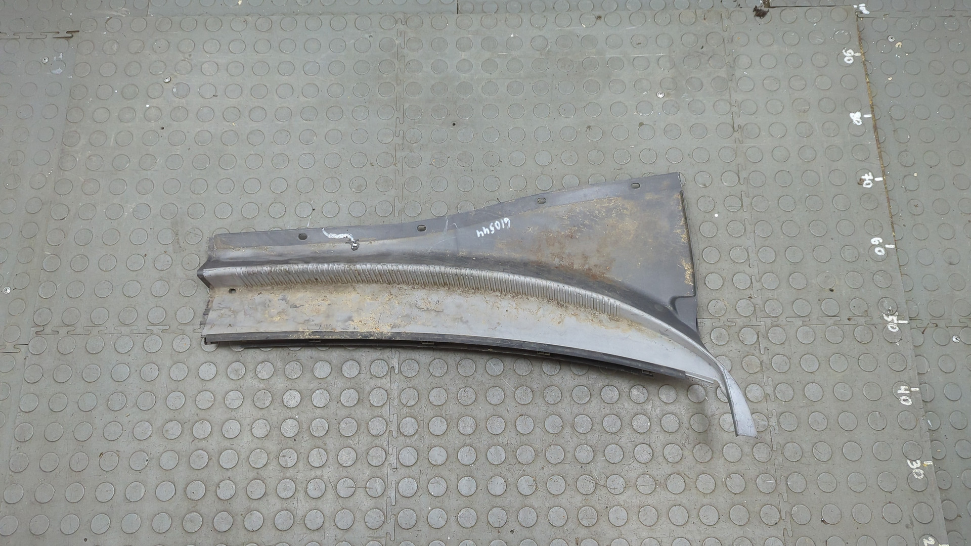 Решетка стеклоочистителей (Жабо)