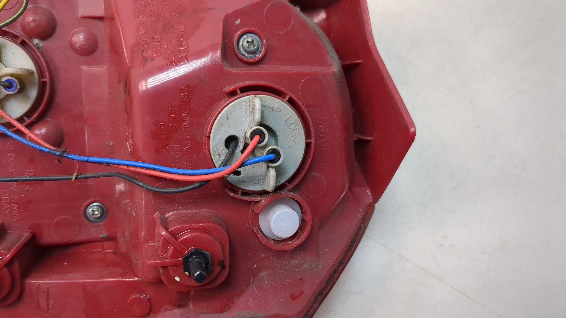 Фонарь задний левый