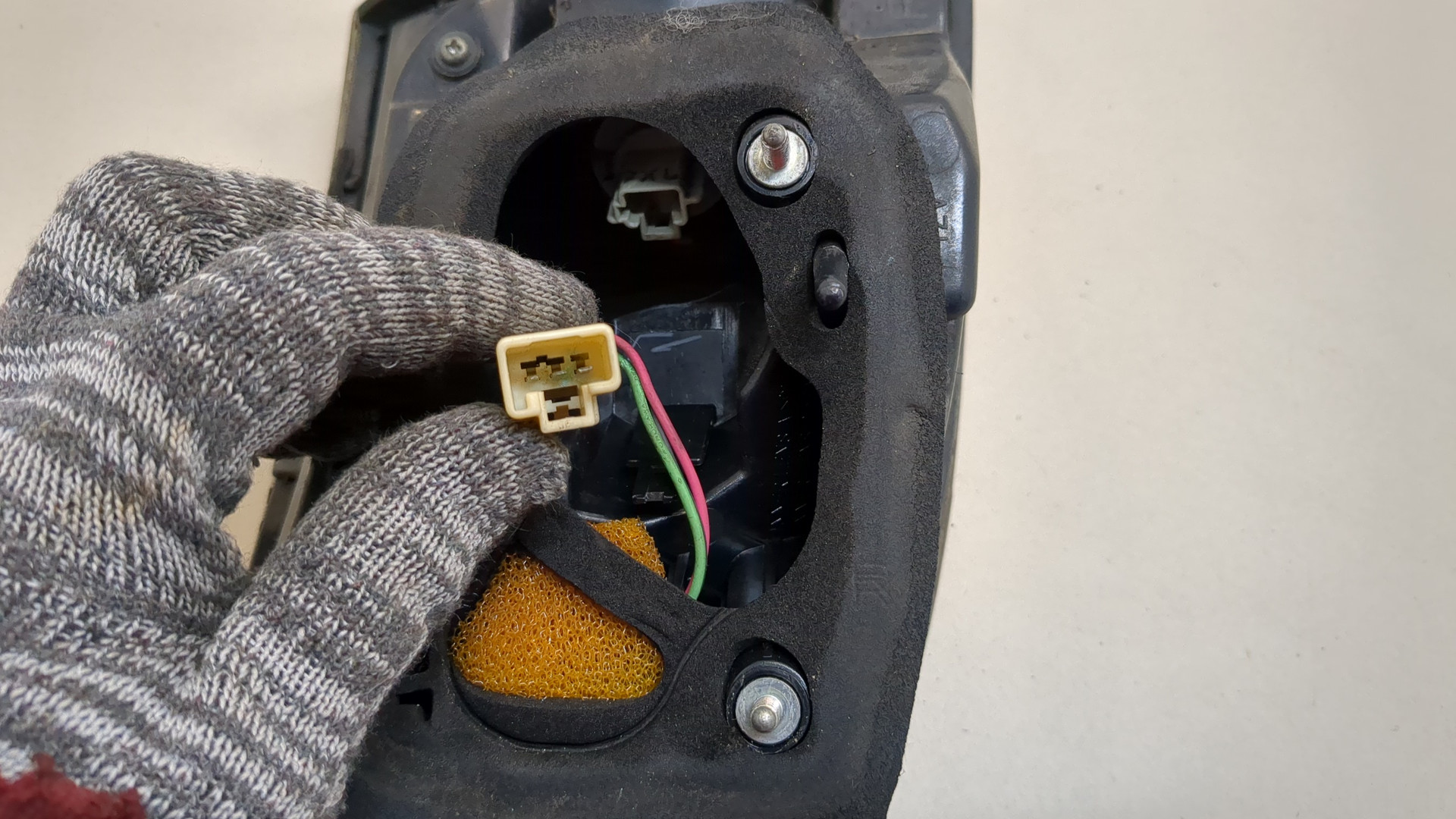 Фонарь задний правый