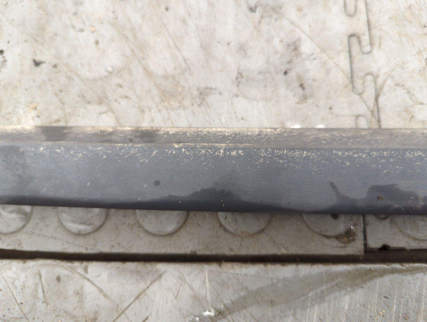 Рейлинг (релинг) левый (планка на крышу)