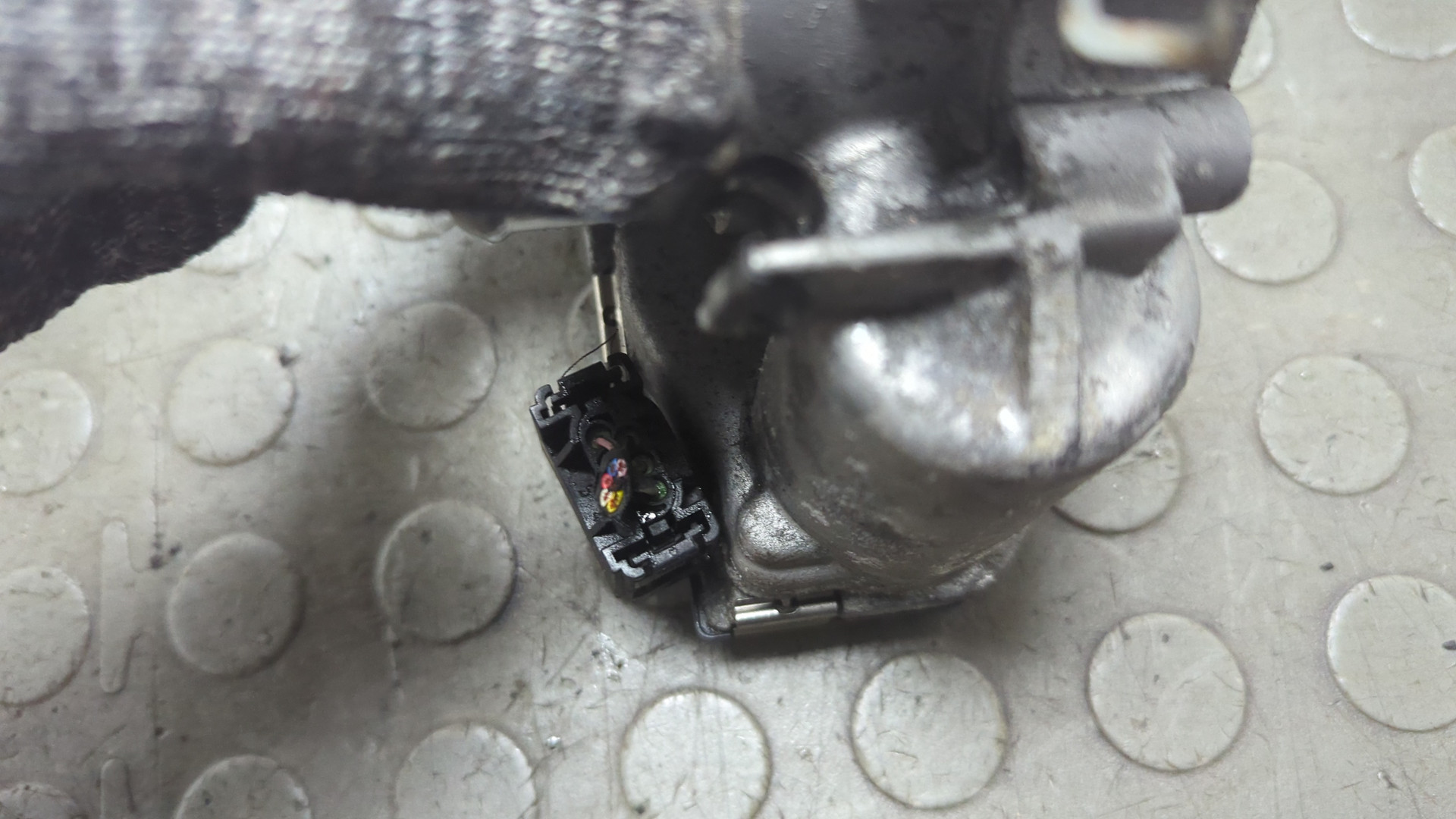 Заслонка дроссельная электрическая