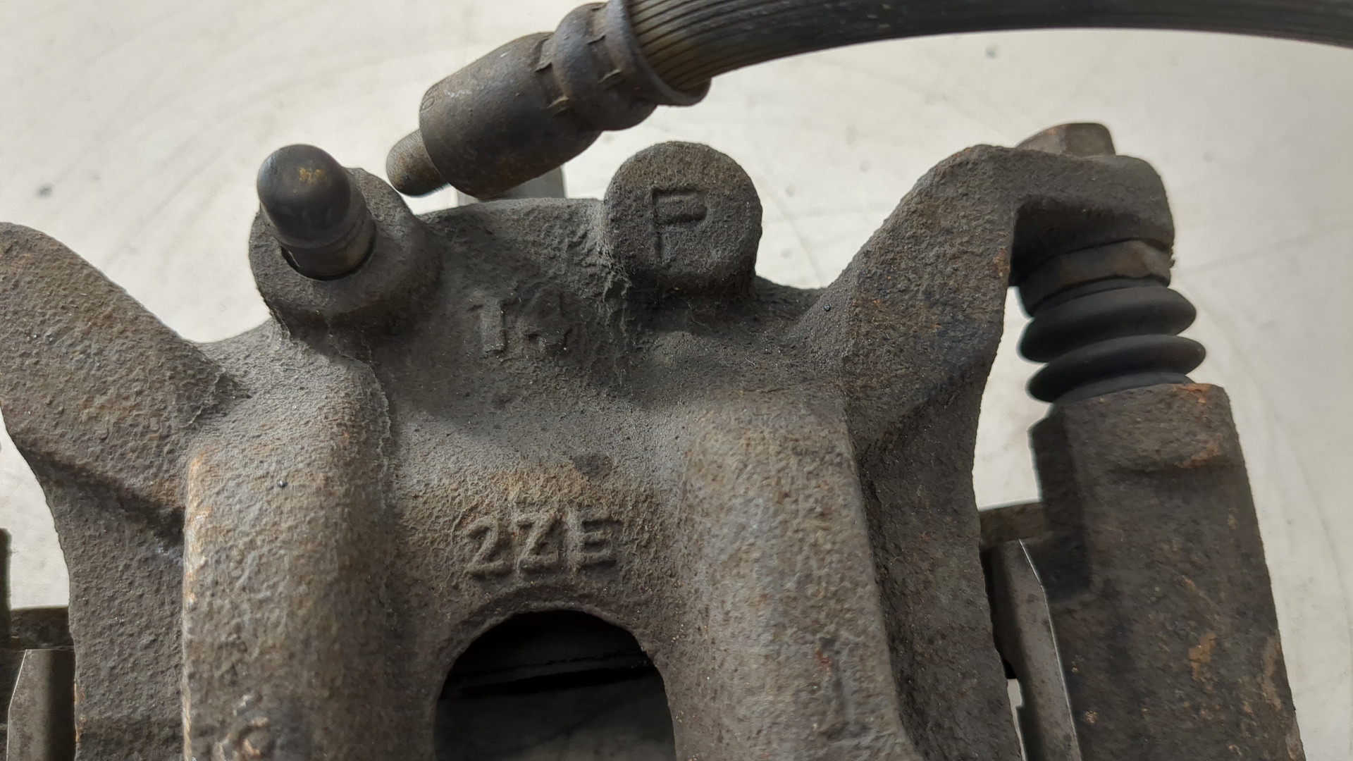 Суппорт задний правый