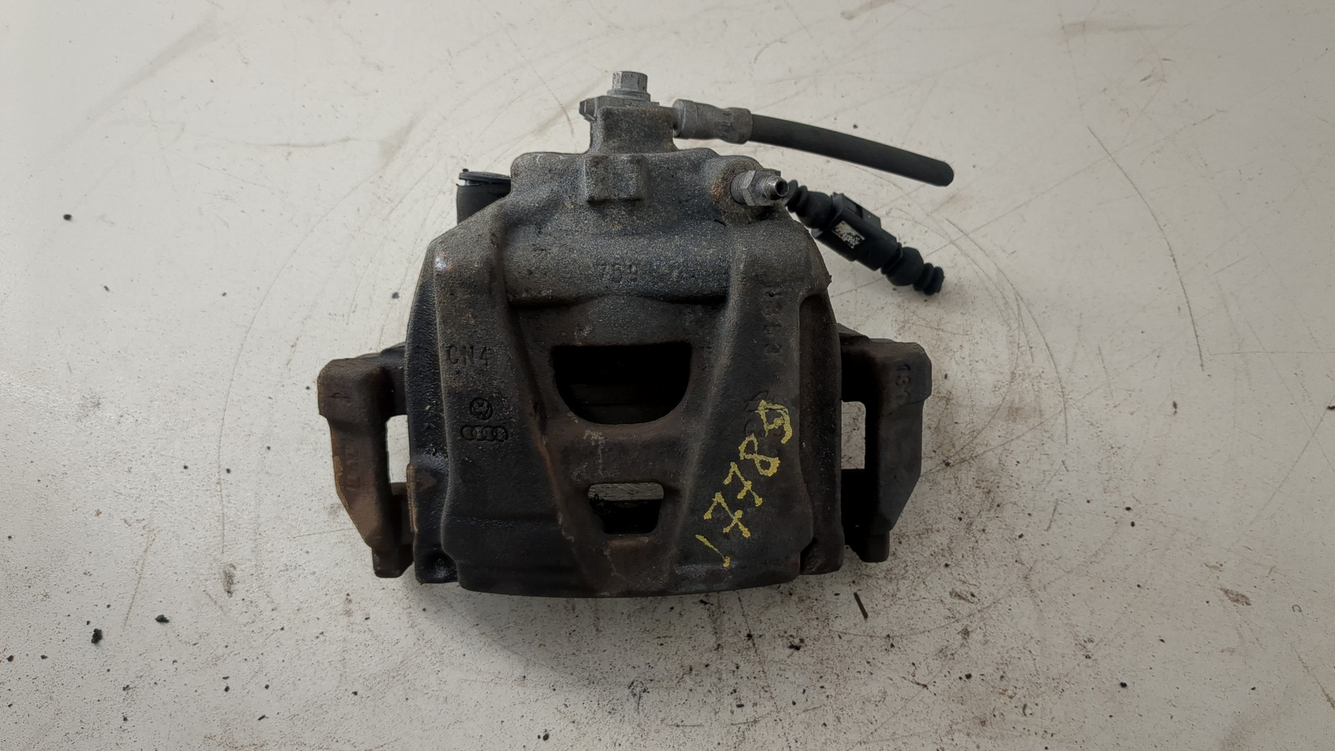 Суппорт передний левый