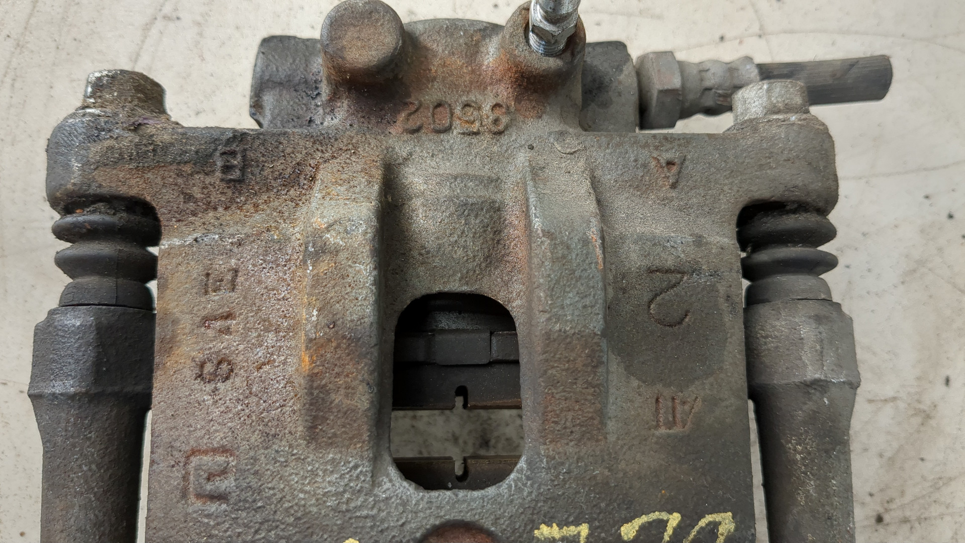 Суппорт задний правый