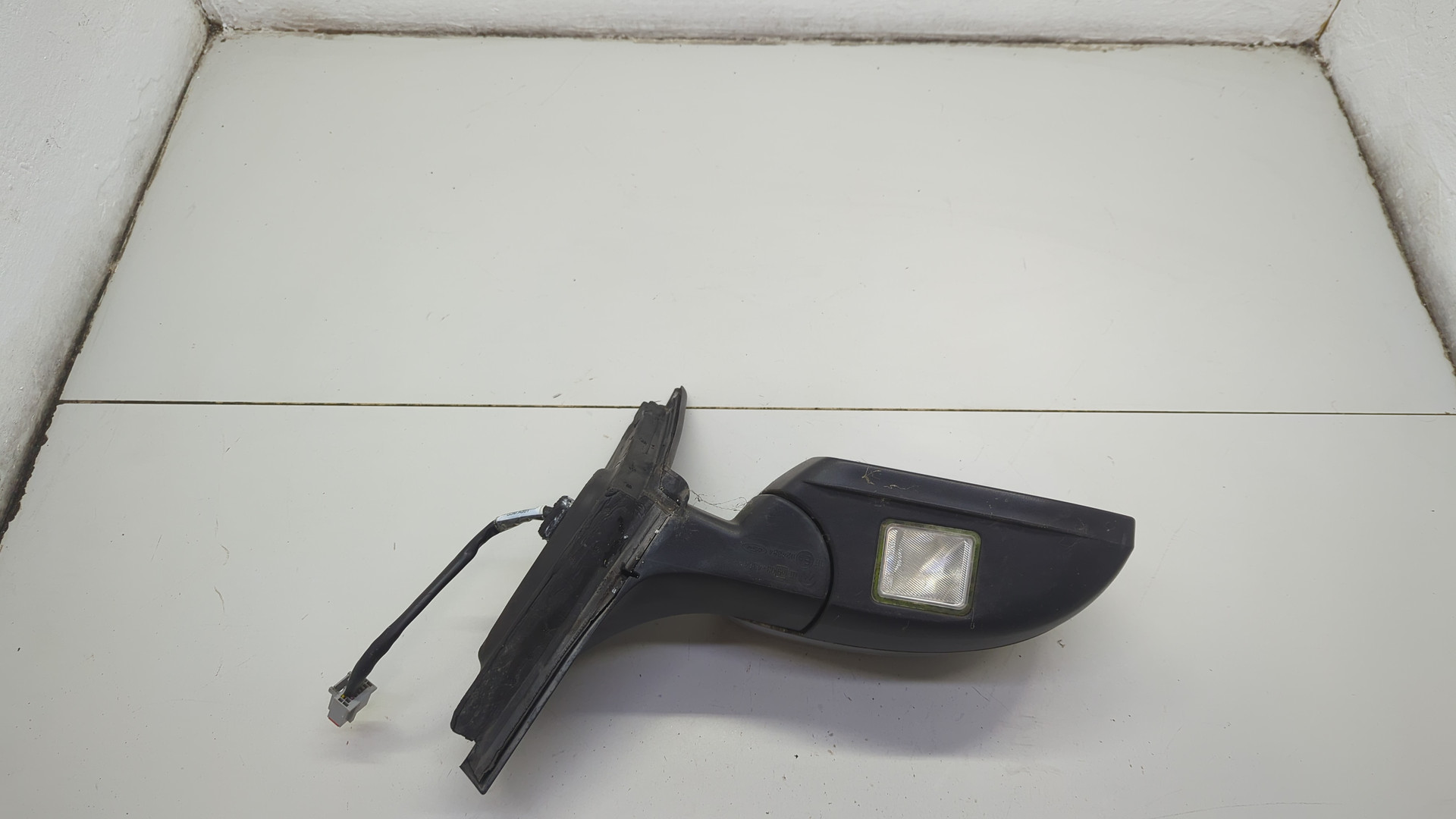 Зеркало правое электрическое