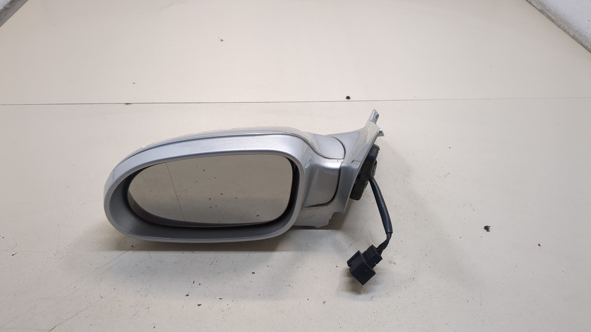 Зеркало левое электрическое