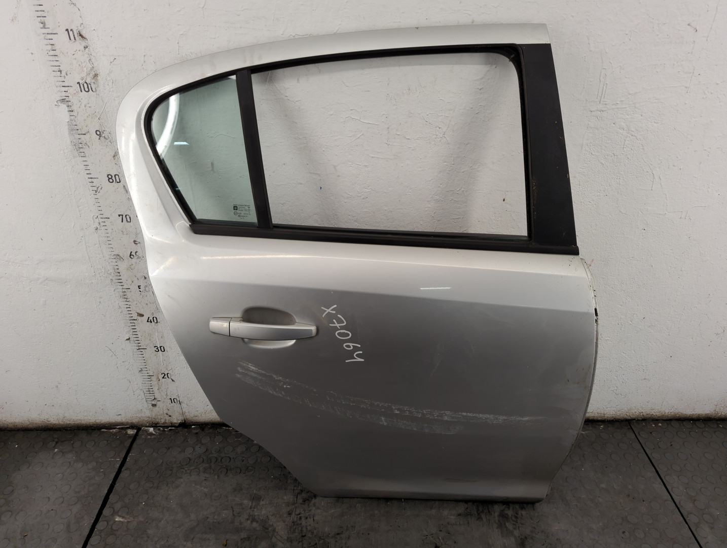 Дверь задняя правая