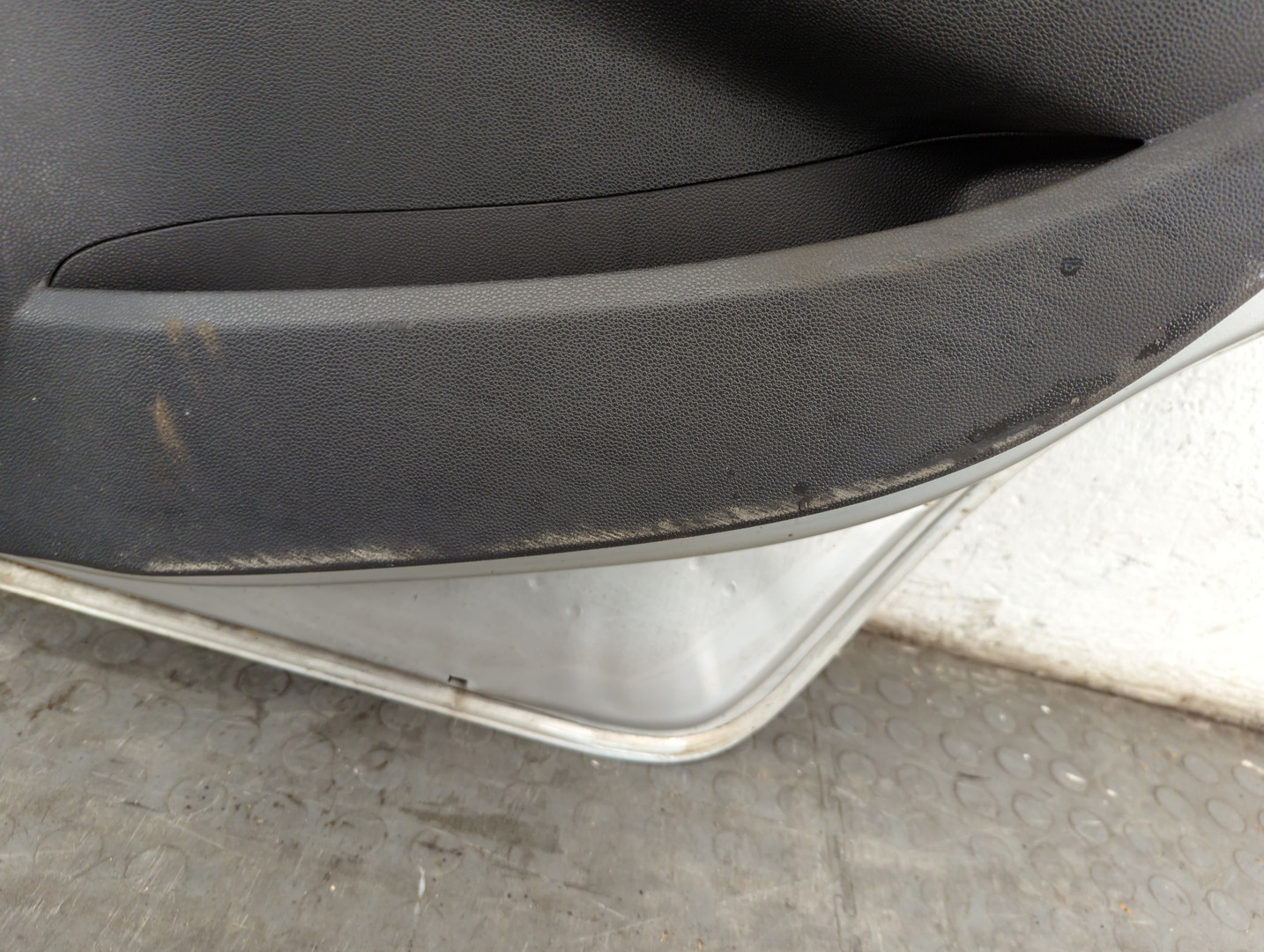 Дверь задняя правая