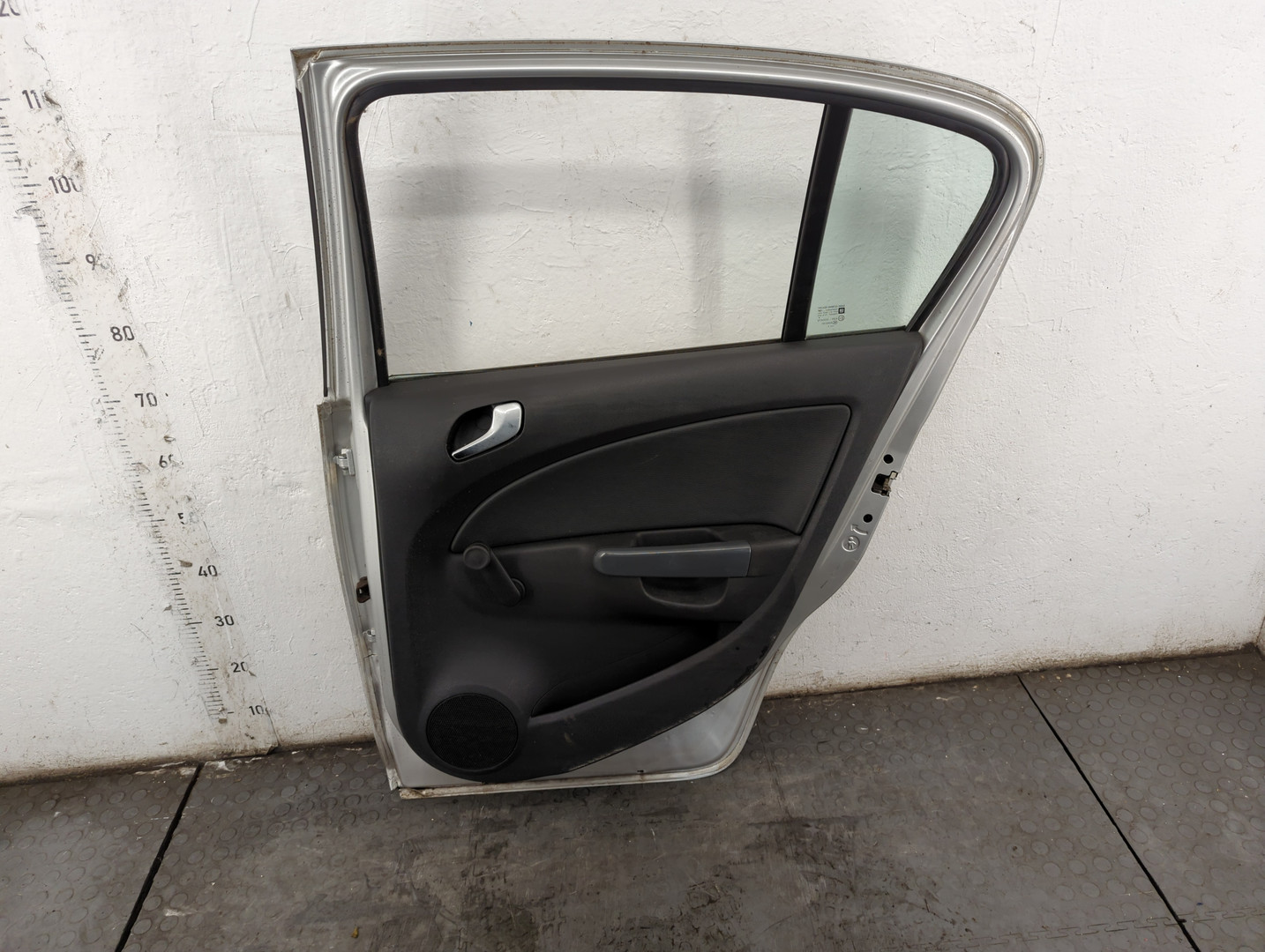 Дверь задняя правая
