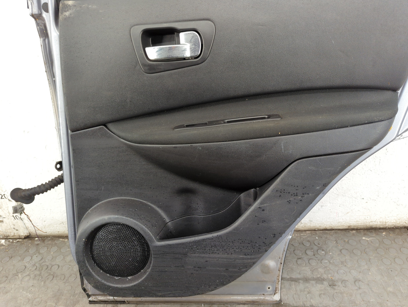 Дверь задняя правая