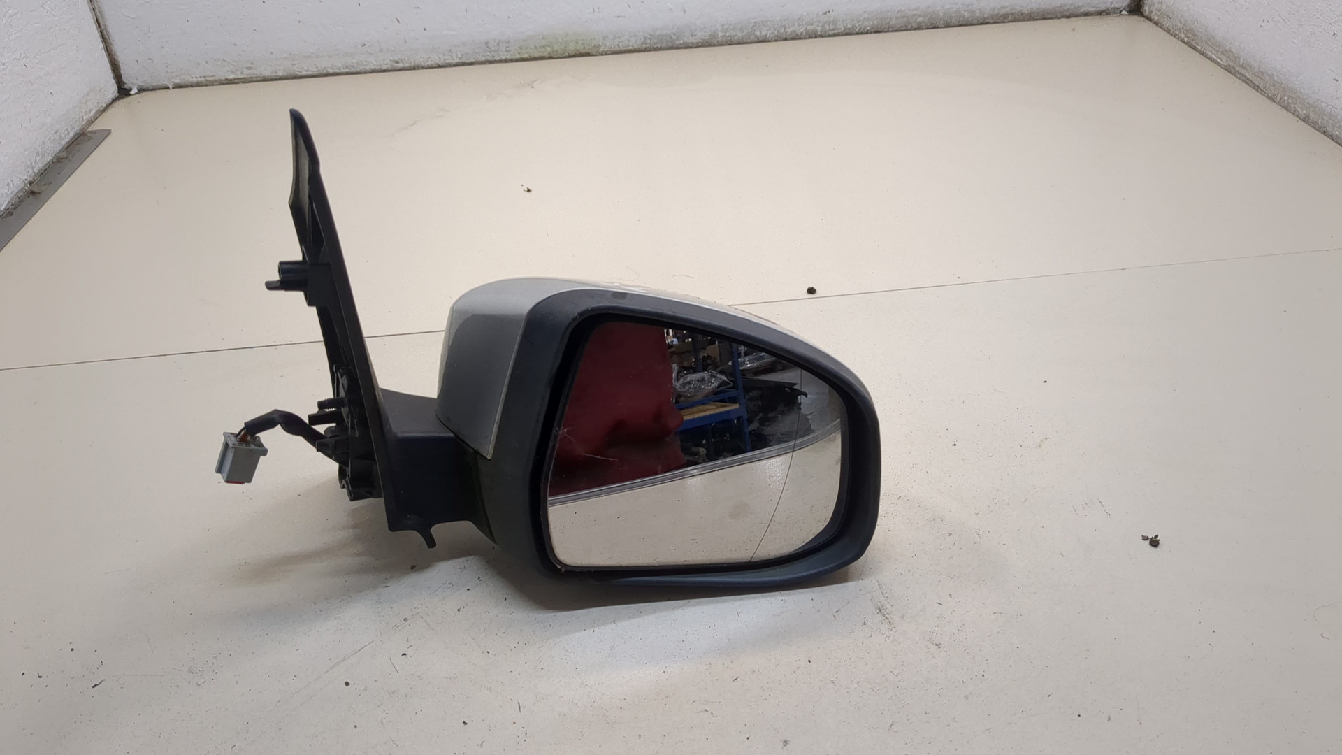 Зеркало правое электрическое