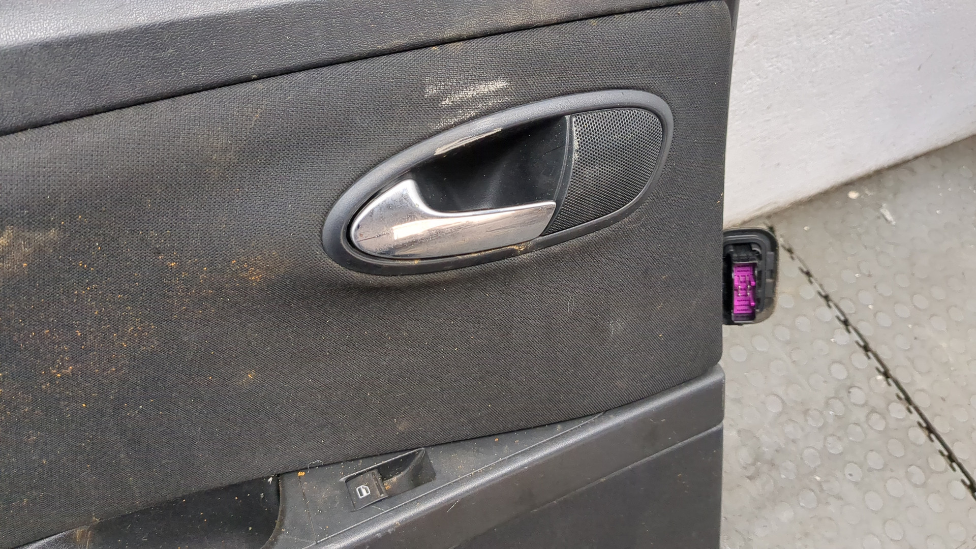 Дверь задняя левая