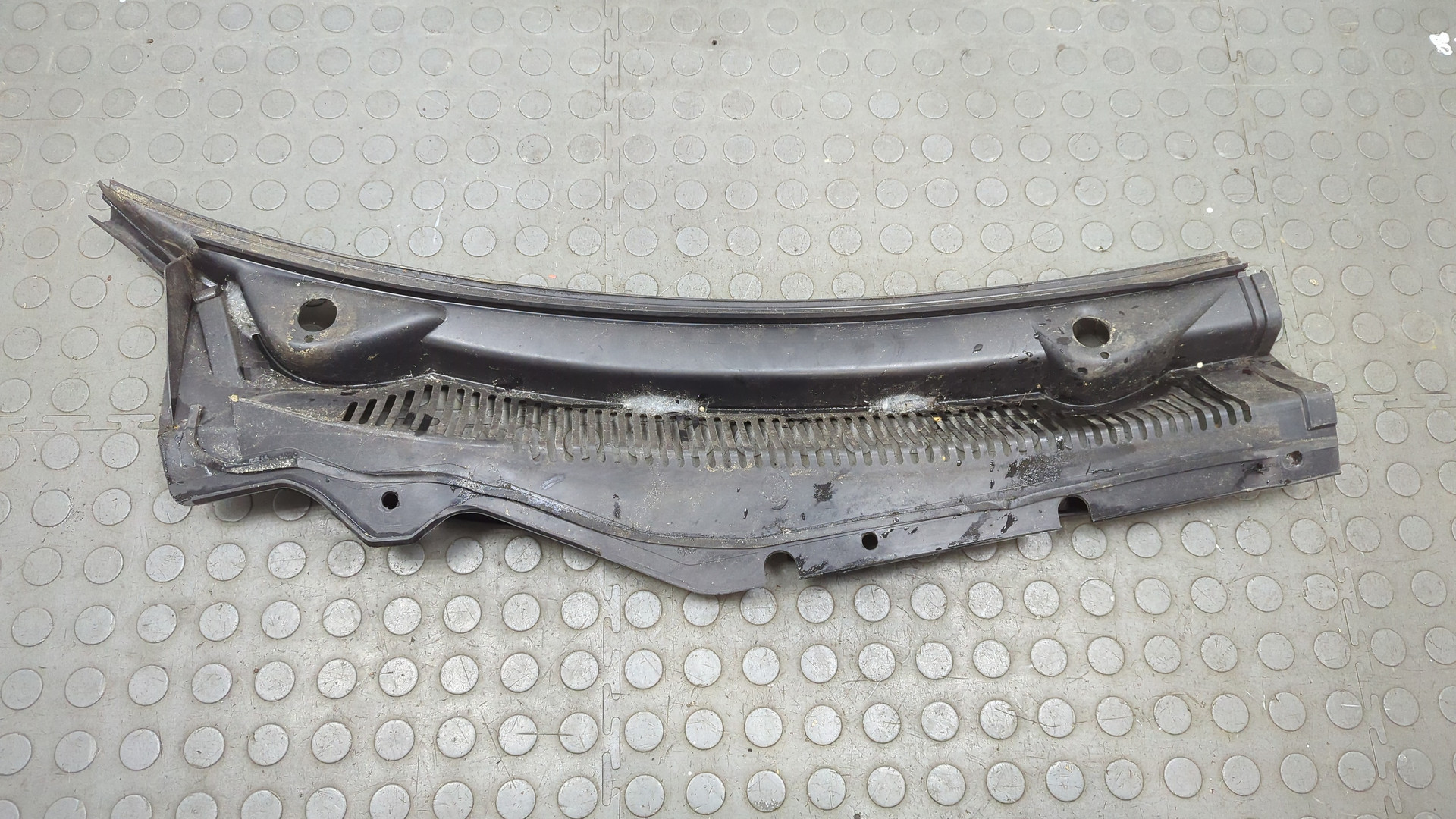 Решетка стеклоочистителей (Жабо)