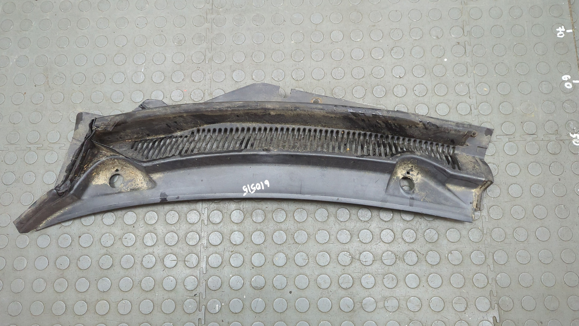 Решетка стеклоочистителей (Жабо)