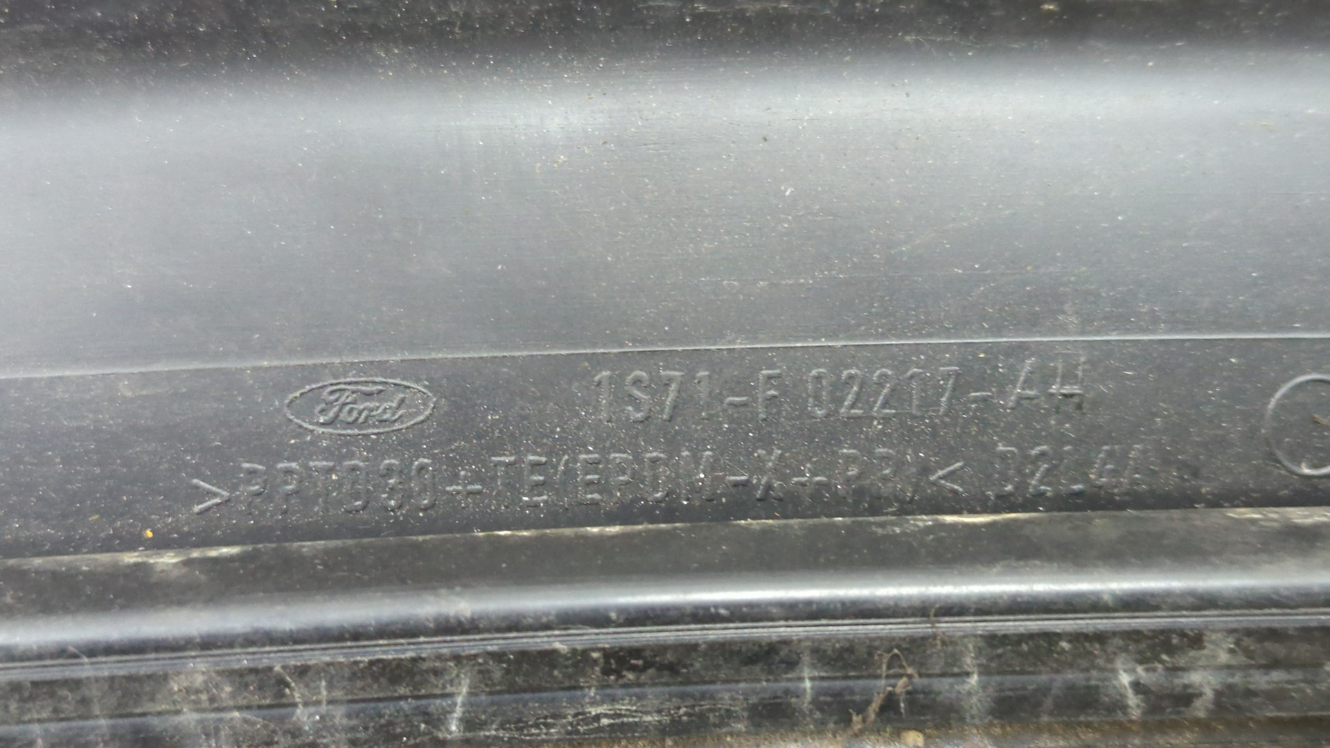 Решетка стеклоочистителей (Жабо)