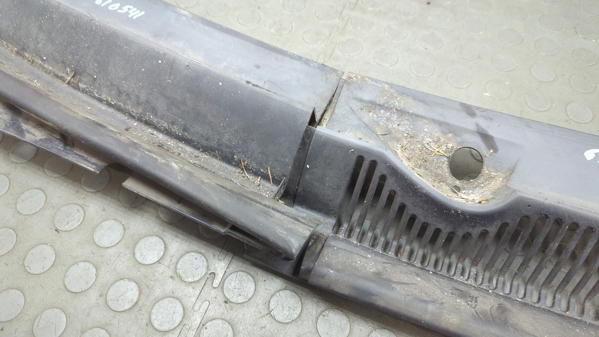 Решетка стеклоочистителей (Жабо)