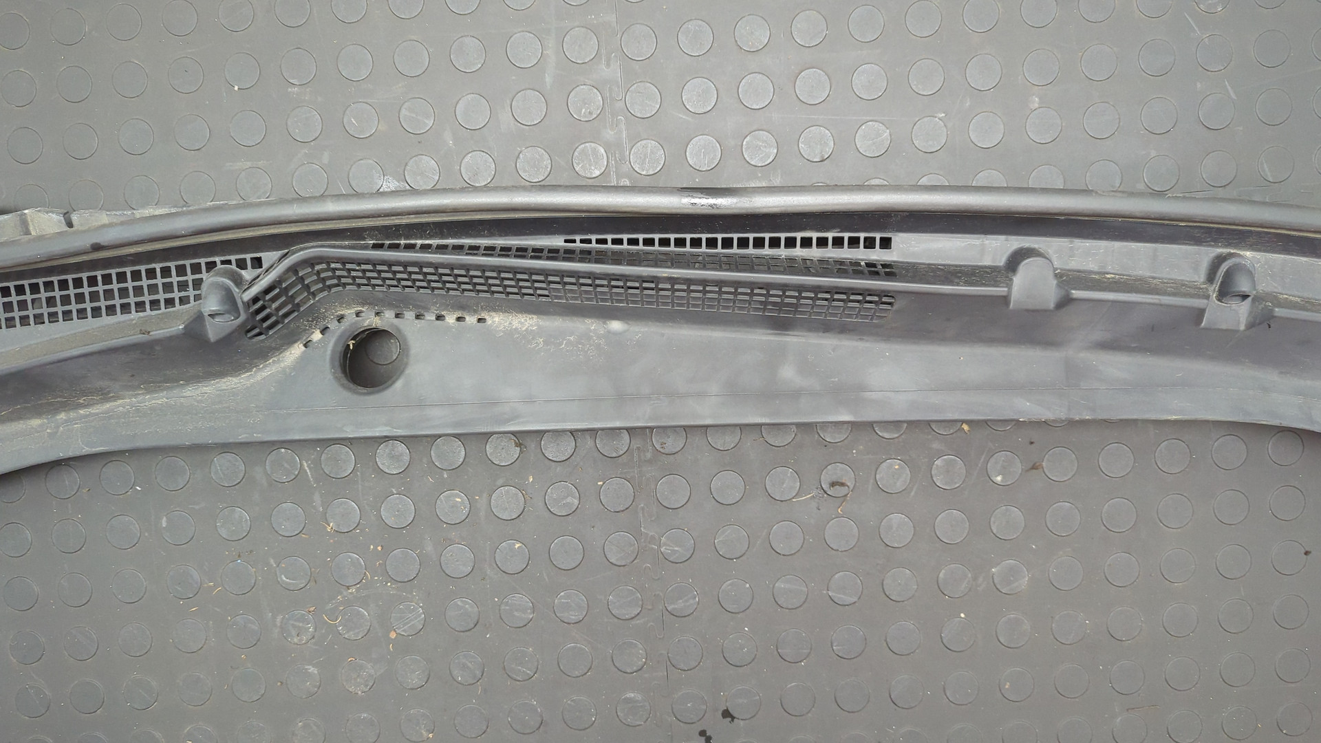 Решетка стеклоочистителей (Жабо)