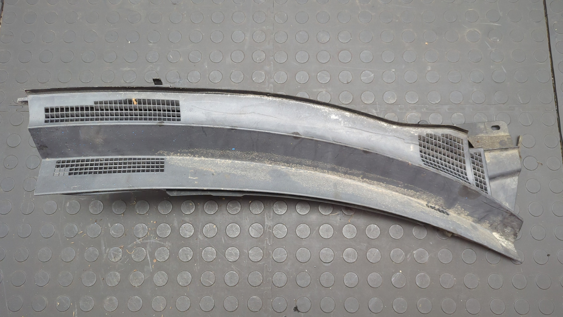 Решетка стеклоочистителей (Жабо)