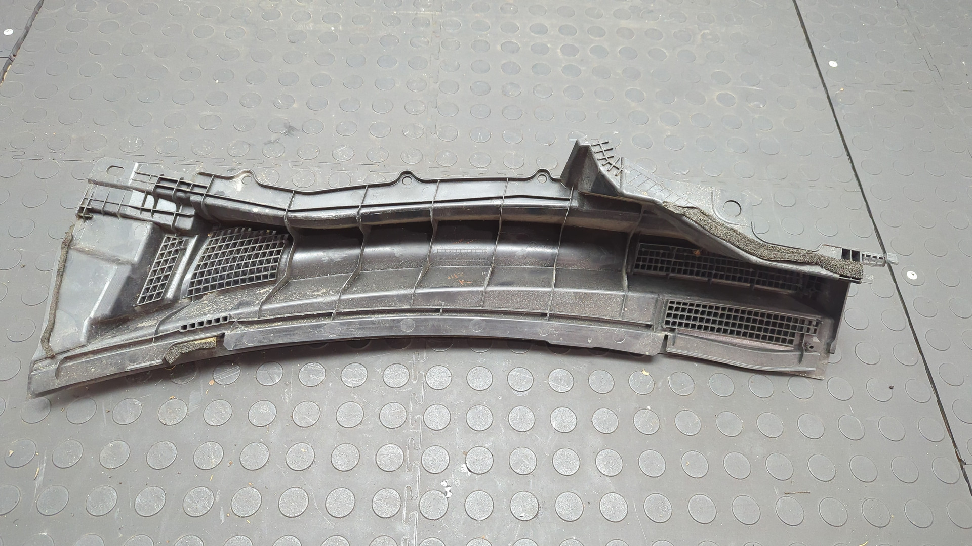 Решетка стеклоочистителей (Жабо)