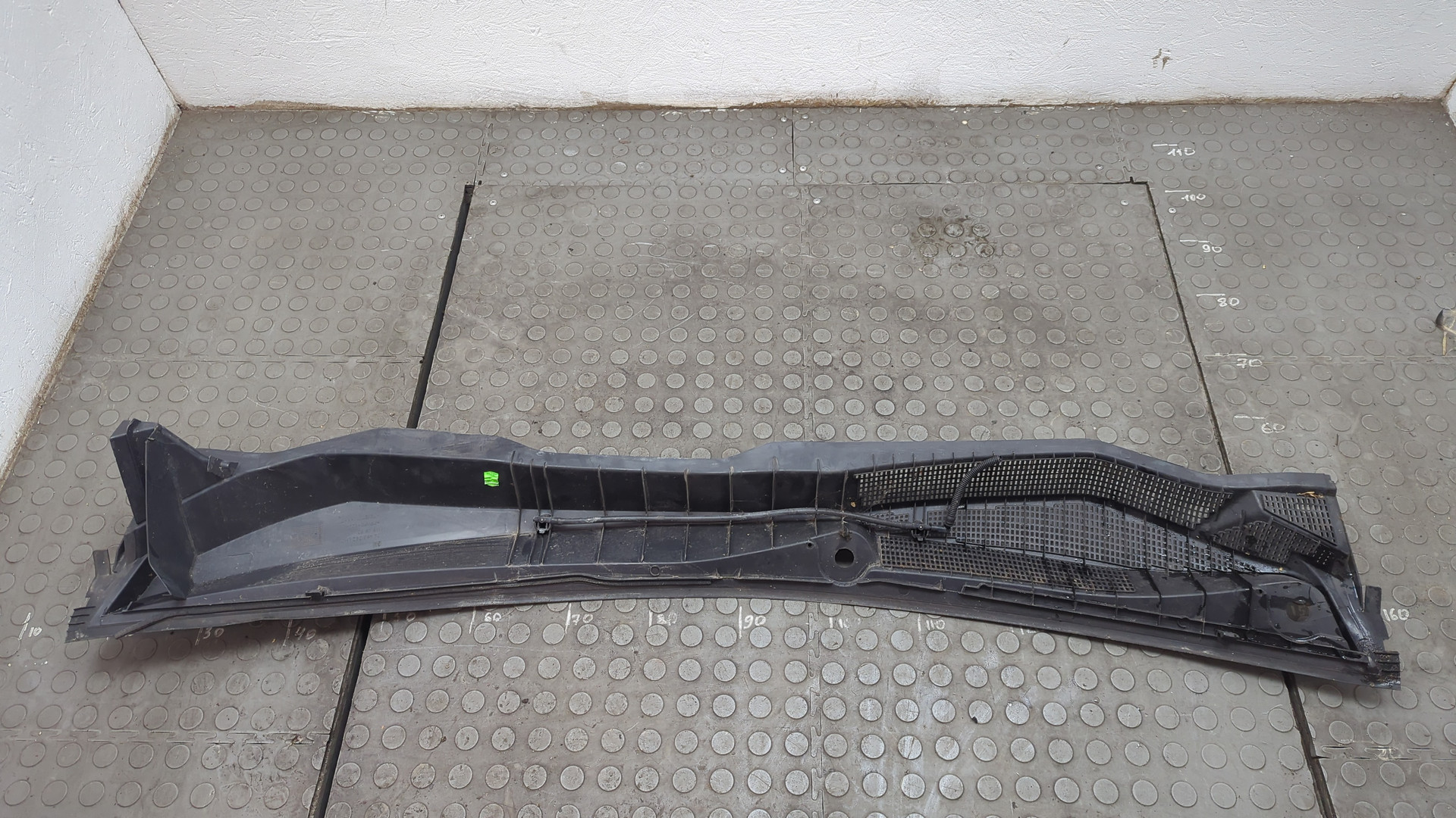 Решетка стеклоочистителей (Жабо)