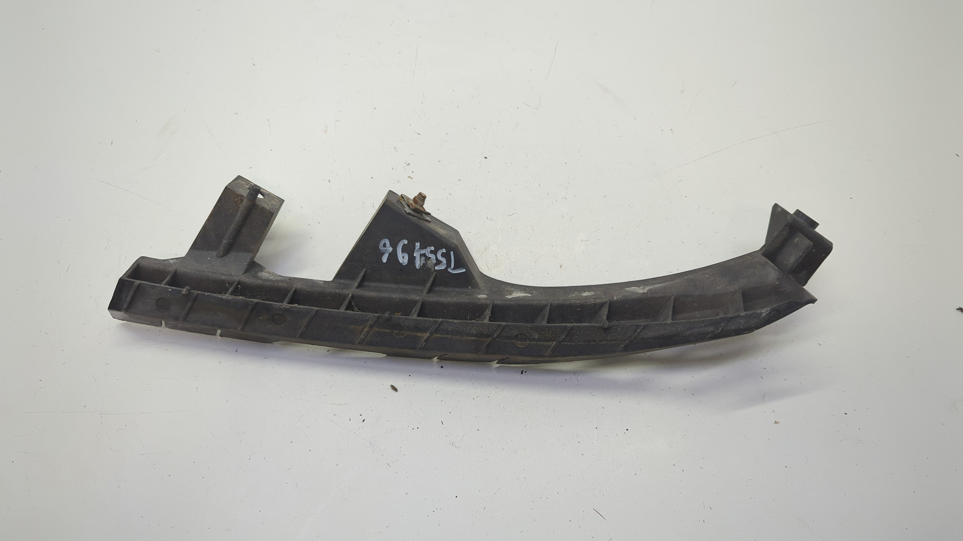 Кронштейн фар левый