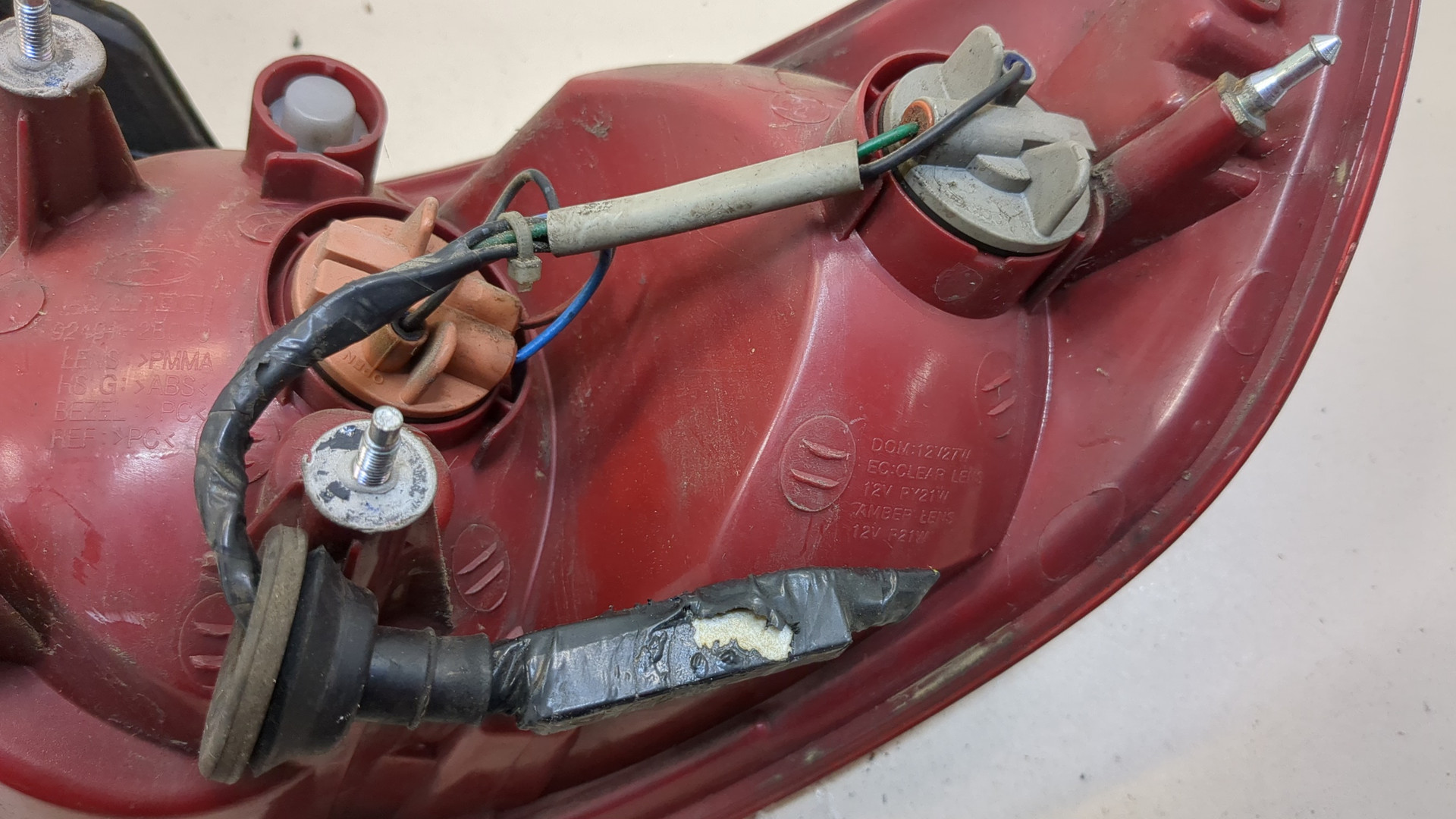 Фонарь задний левый