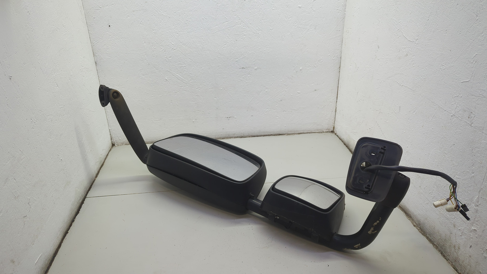 Зеркало правое электрическое