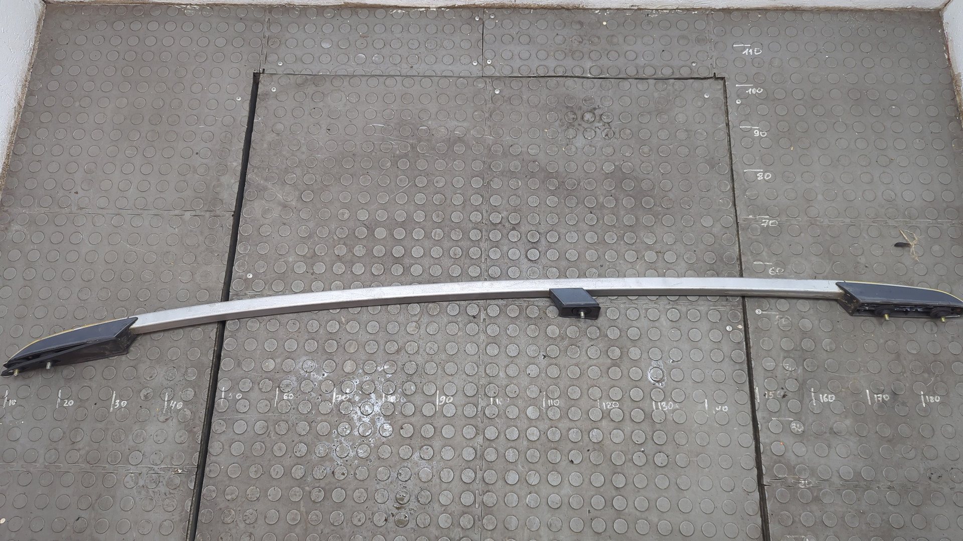 Рейлинг (релинг) левый (планка на крышу)