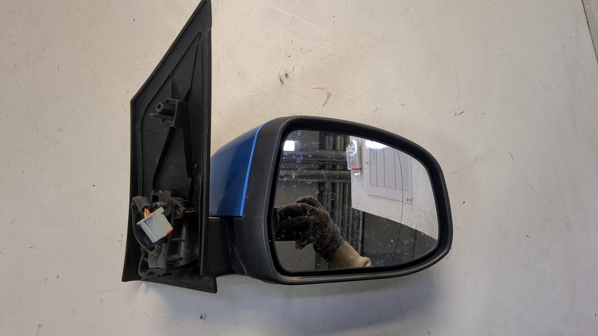 Зеркало правое электрическое