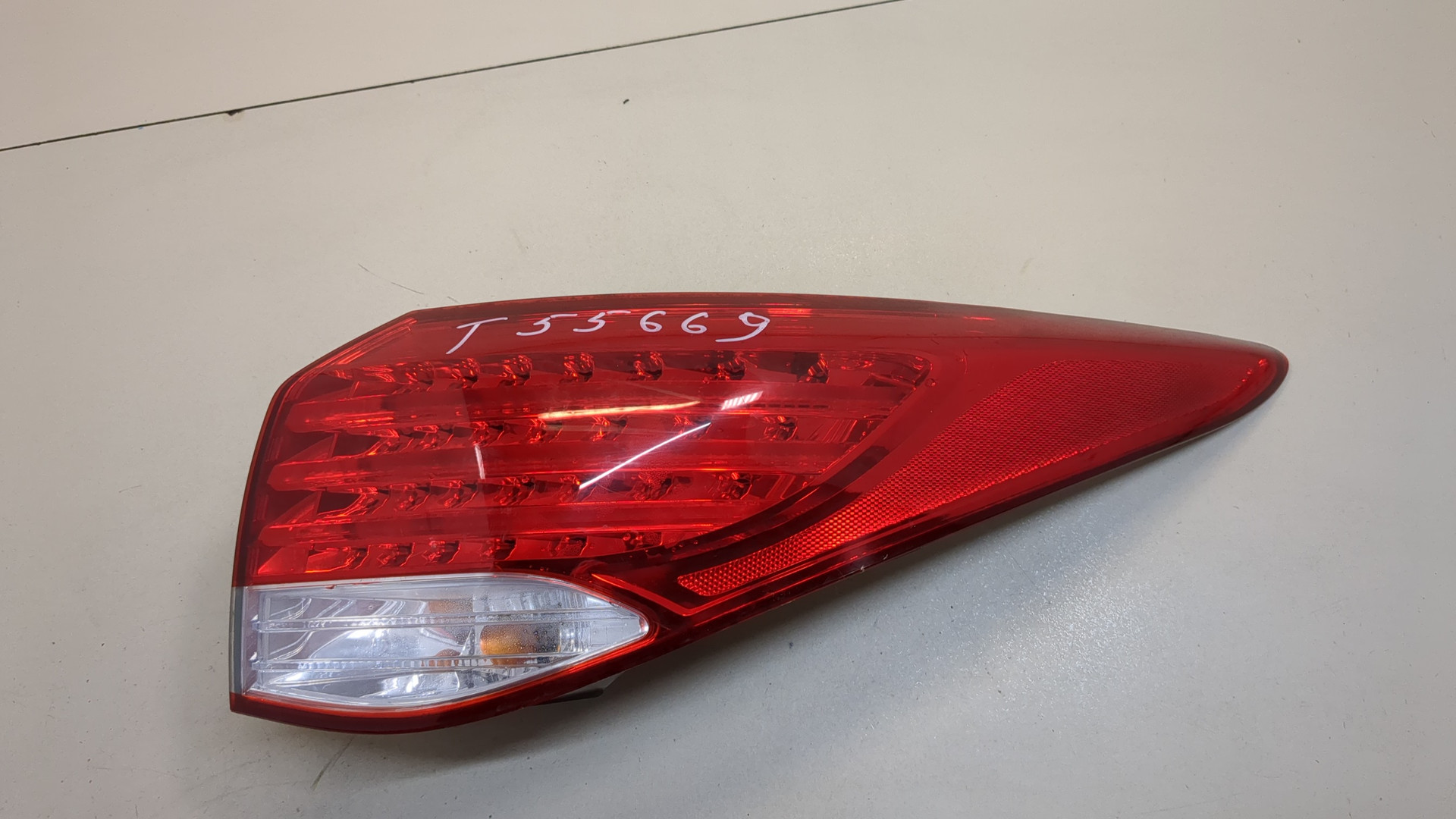 Фонарь задний правый