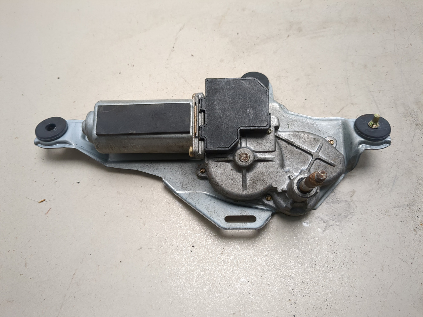 Моторчик стеклоочистителя задний