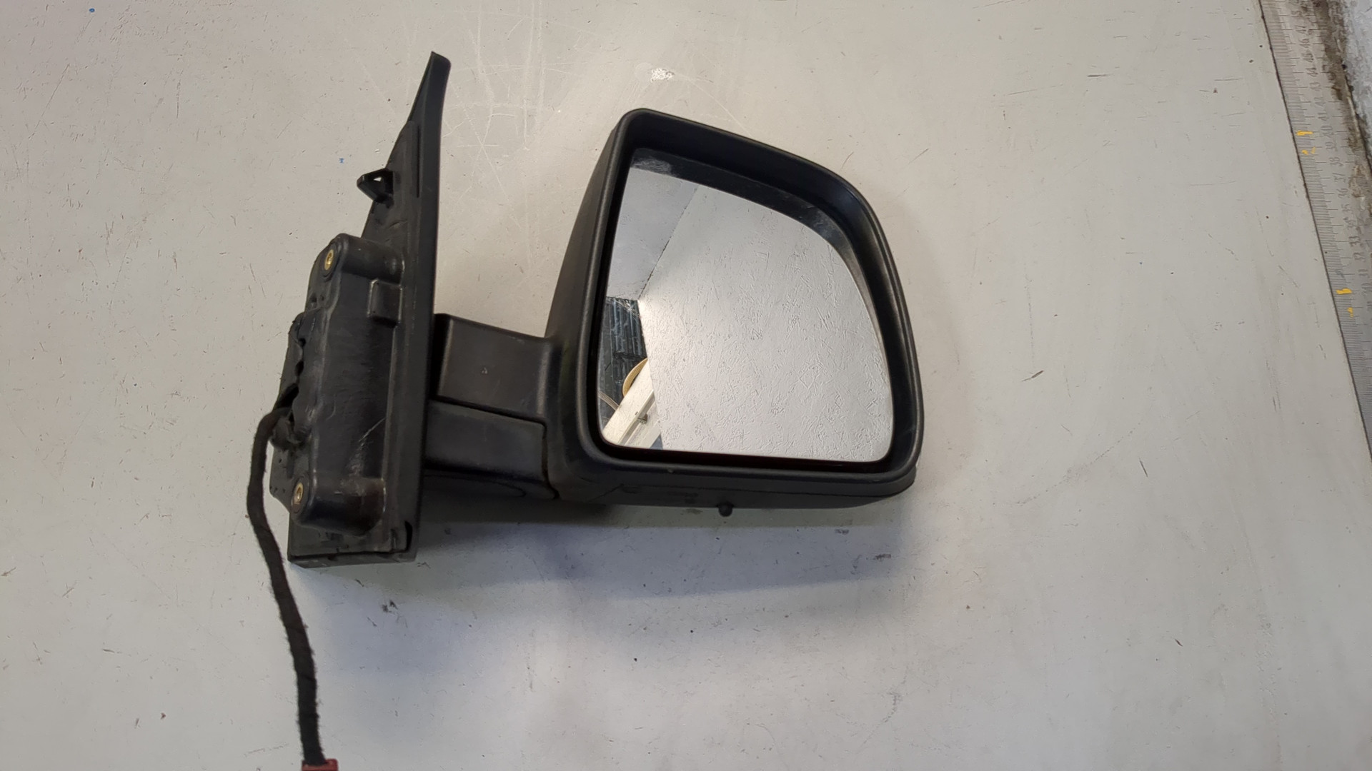 Зеркало правое электрическое