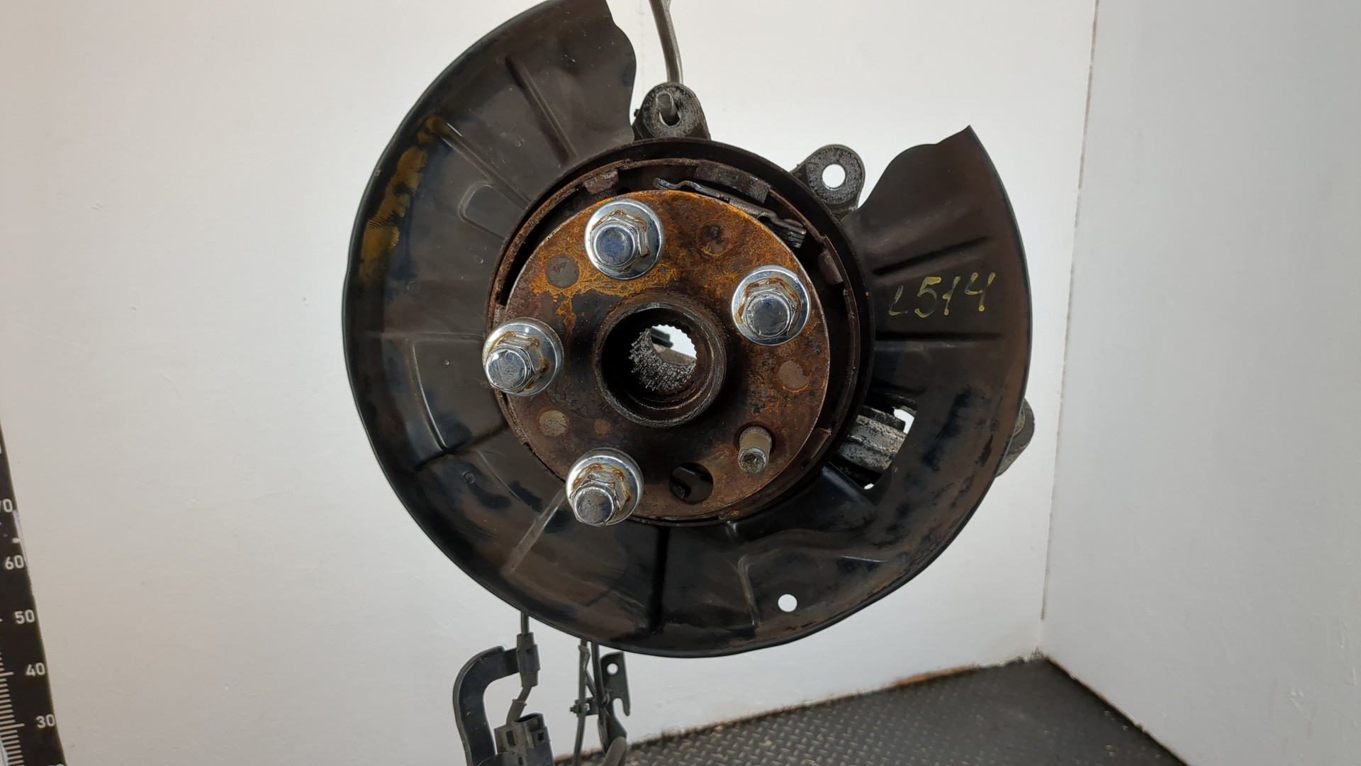 Кулак поворотный задний правый