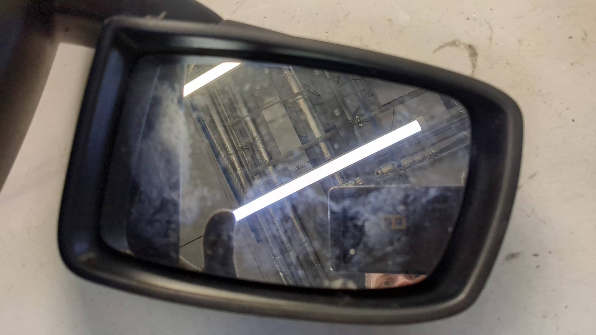 Зеркало левое электрическое