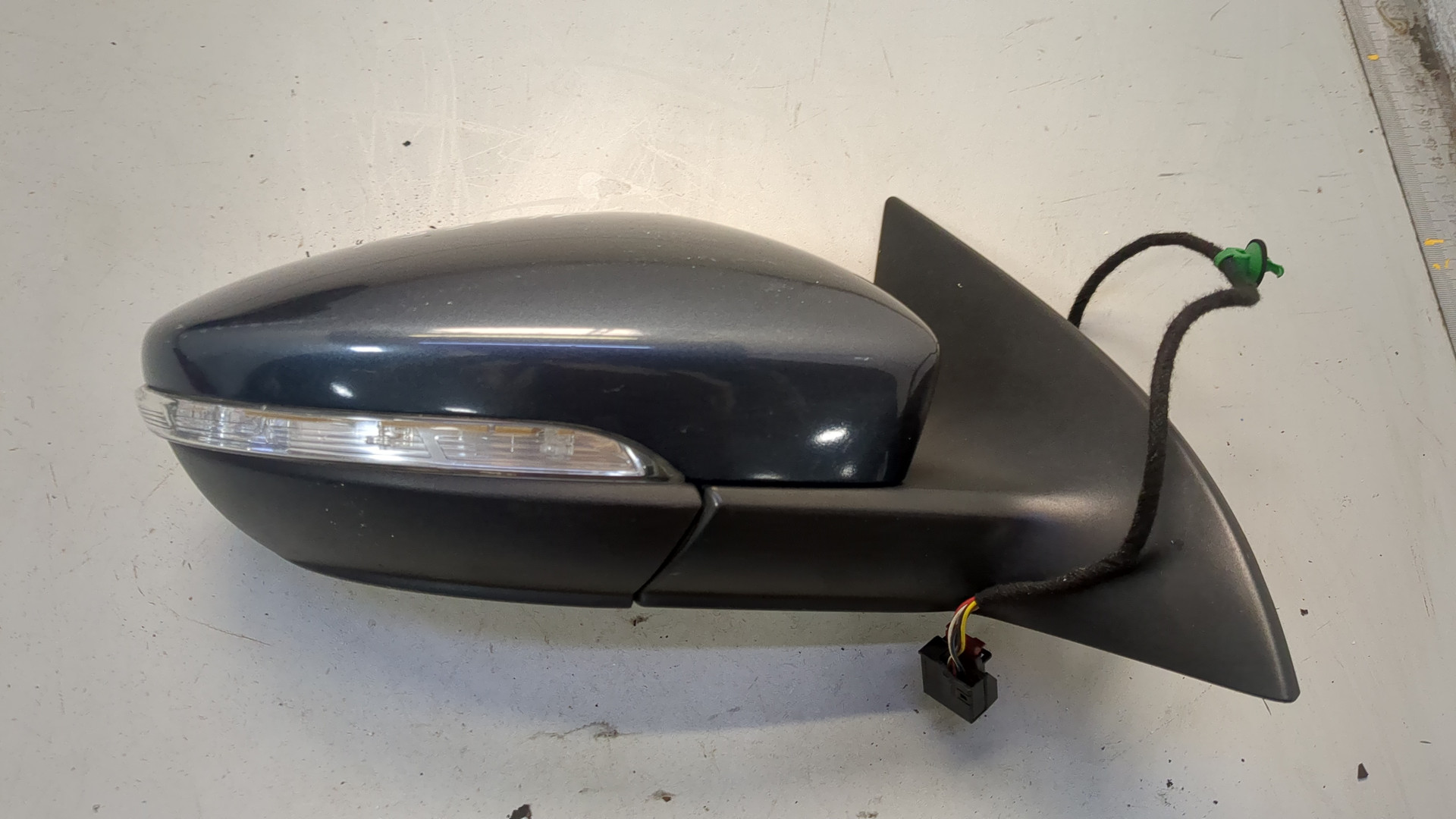 Зеркало правое электрическое