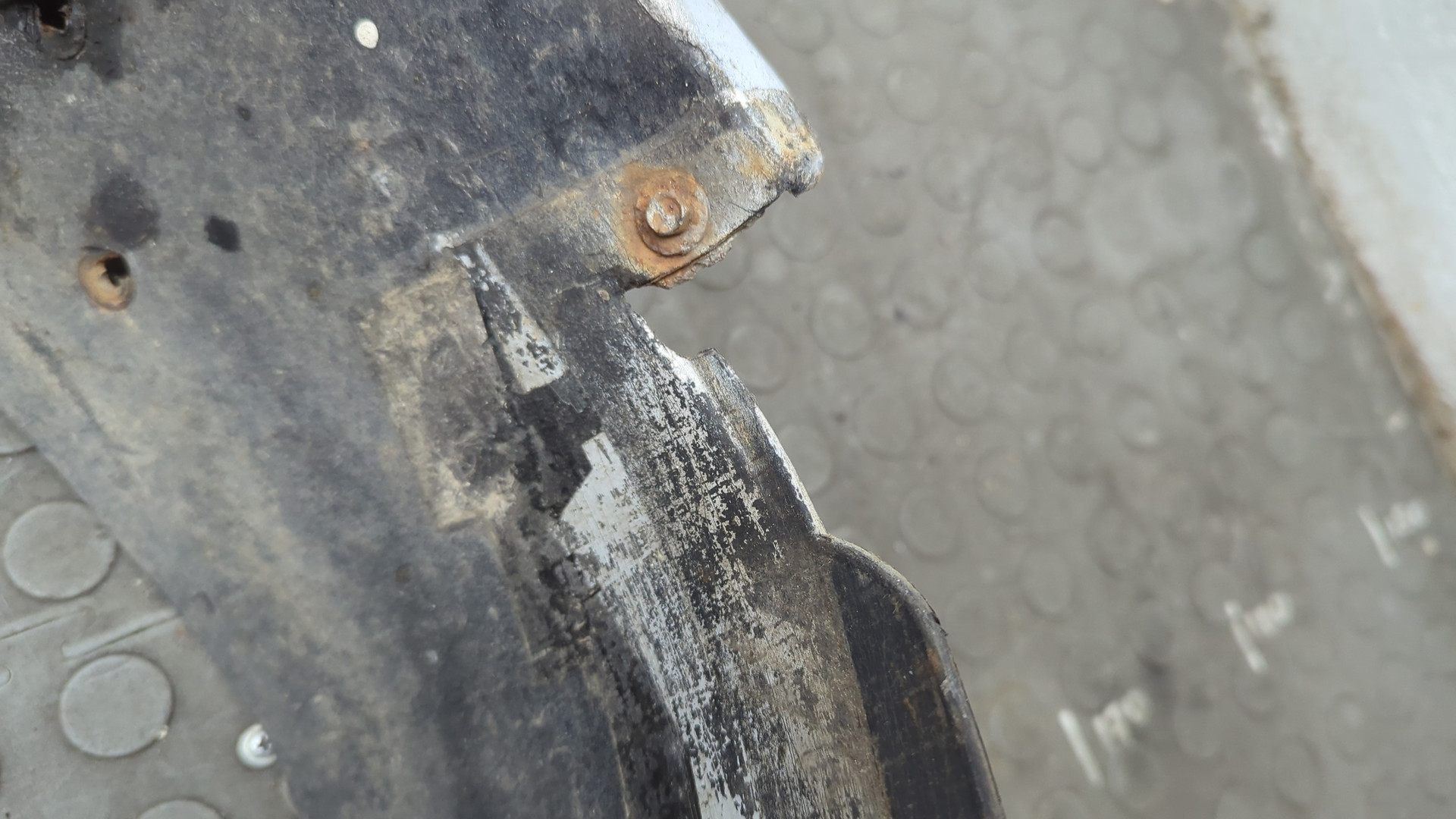 Локер передний правый