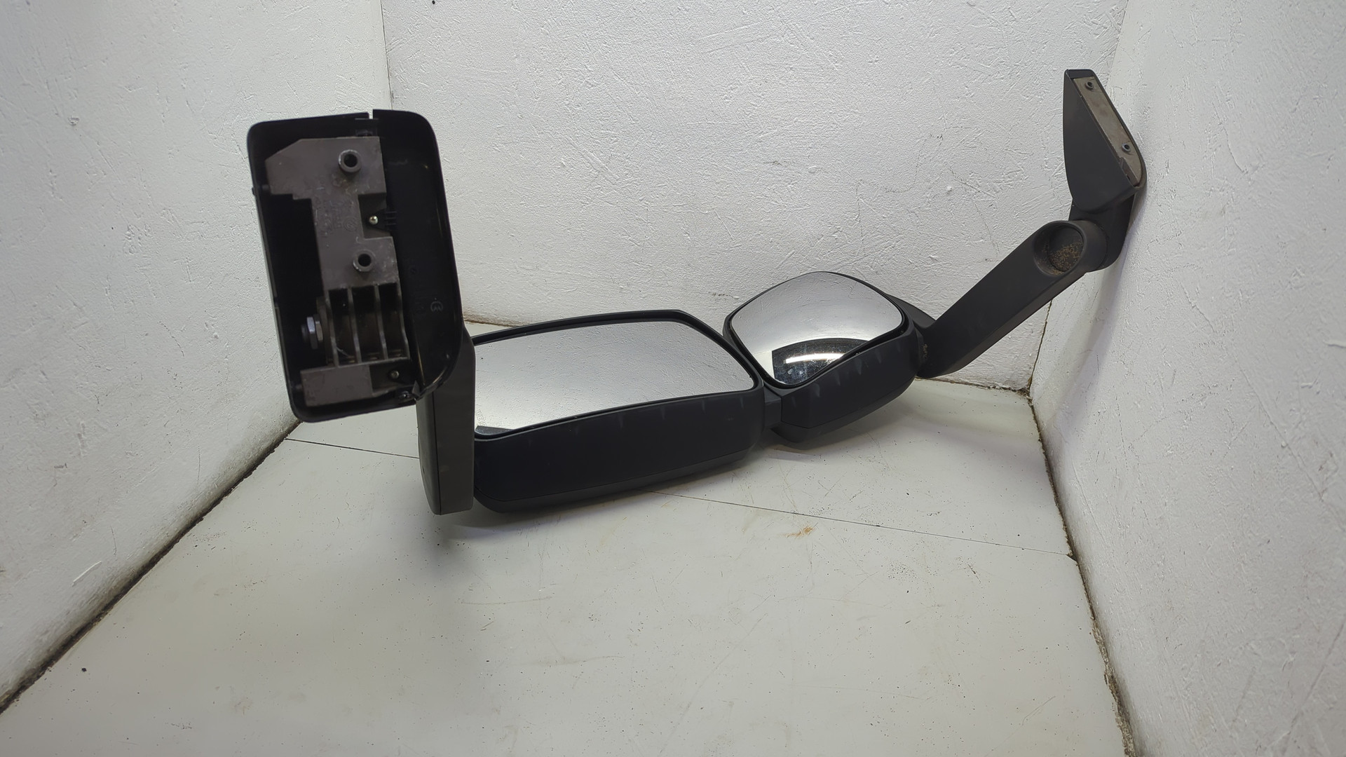 Зеркало левое электрическое