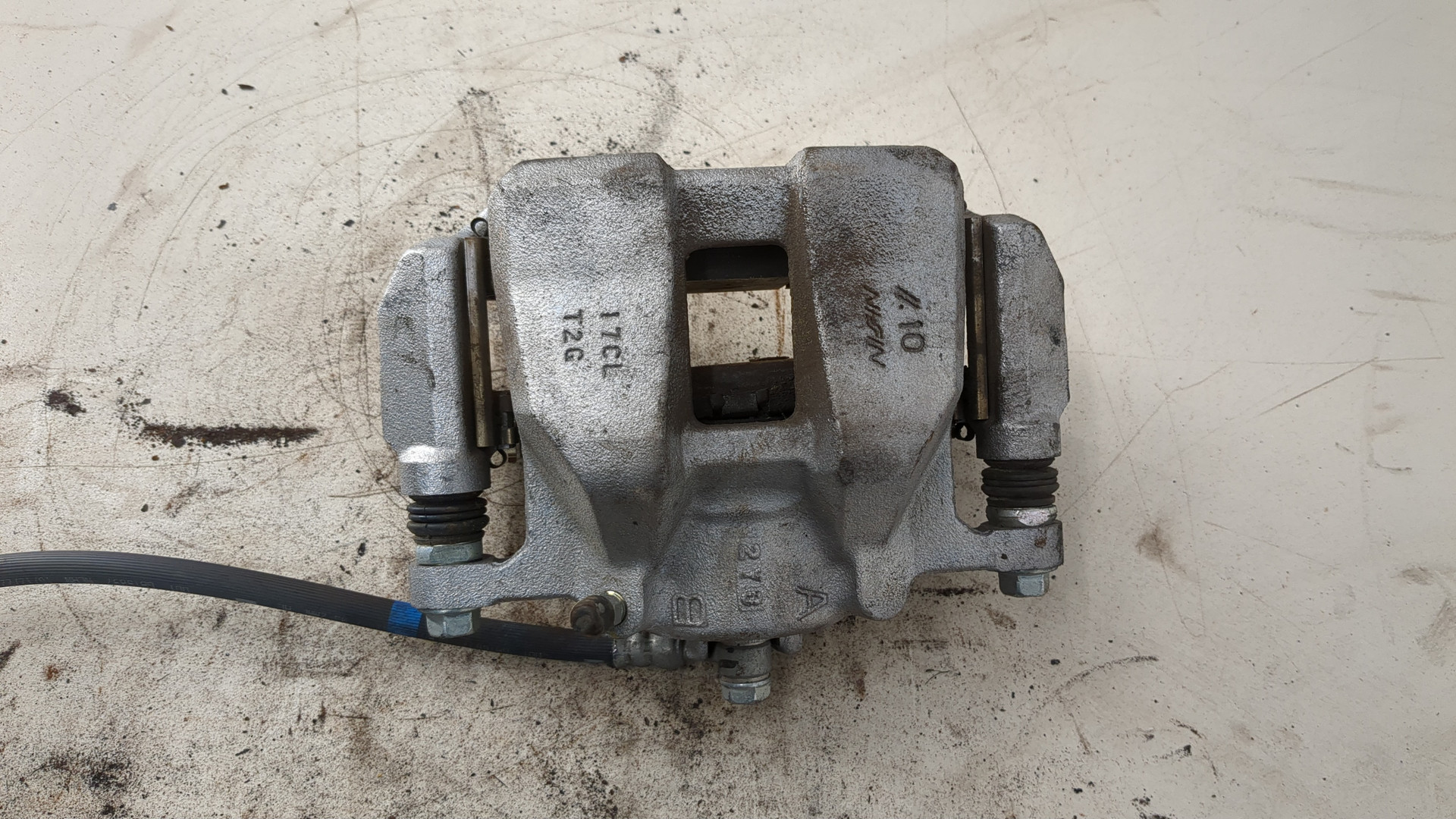 Суппорт передний левый