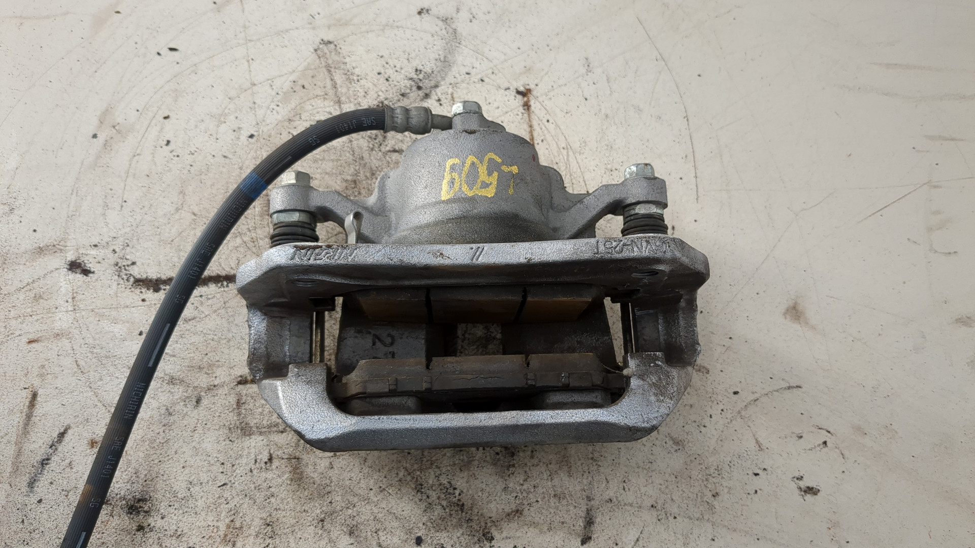 Суппорт передний левый