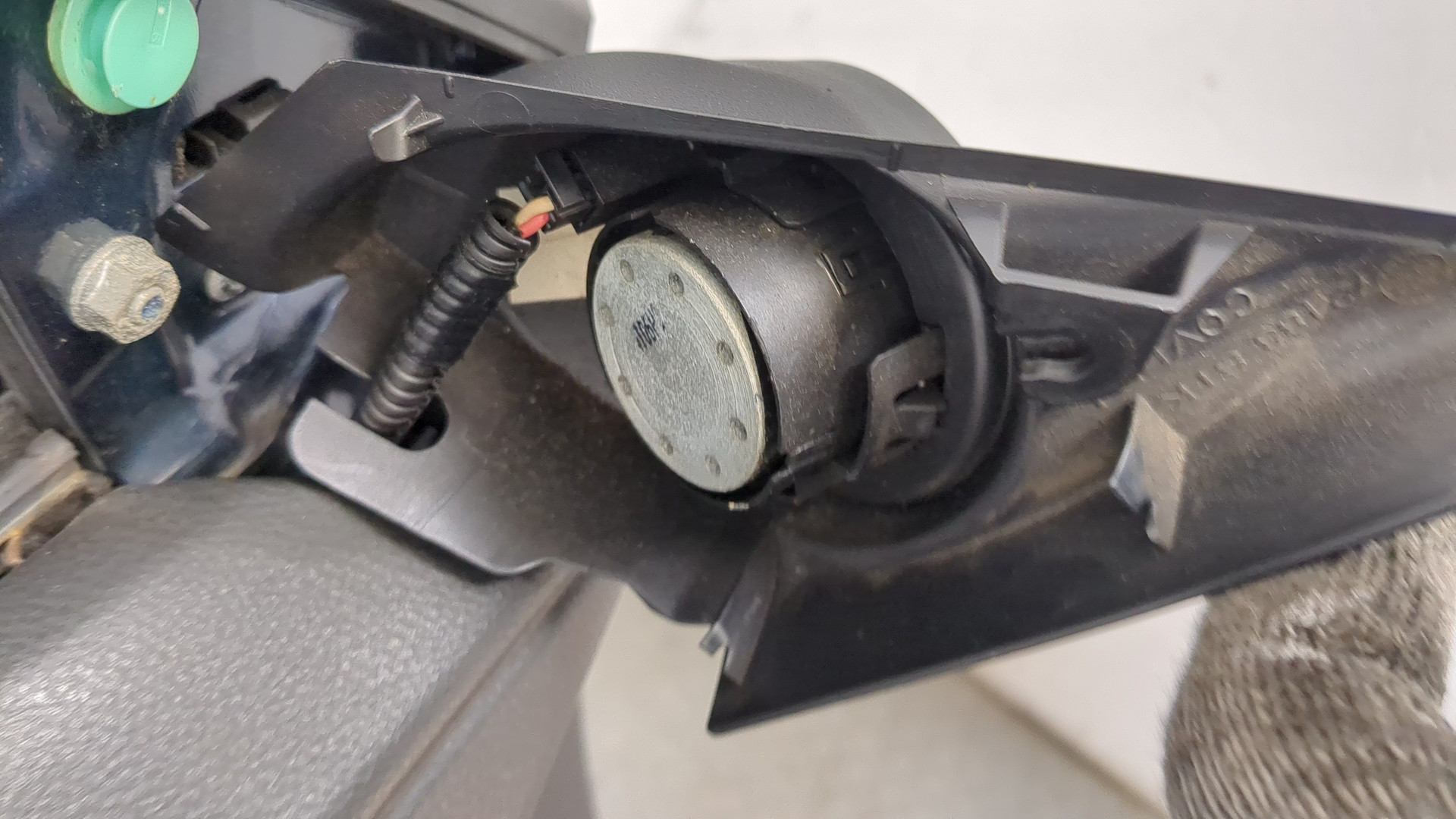 Дверь передняя левая