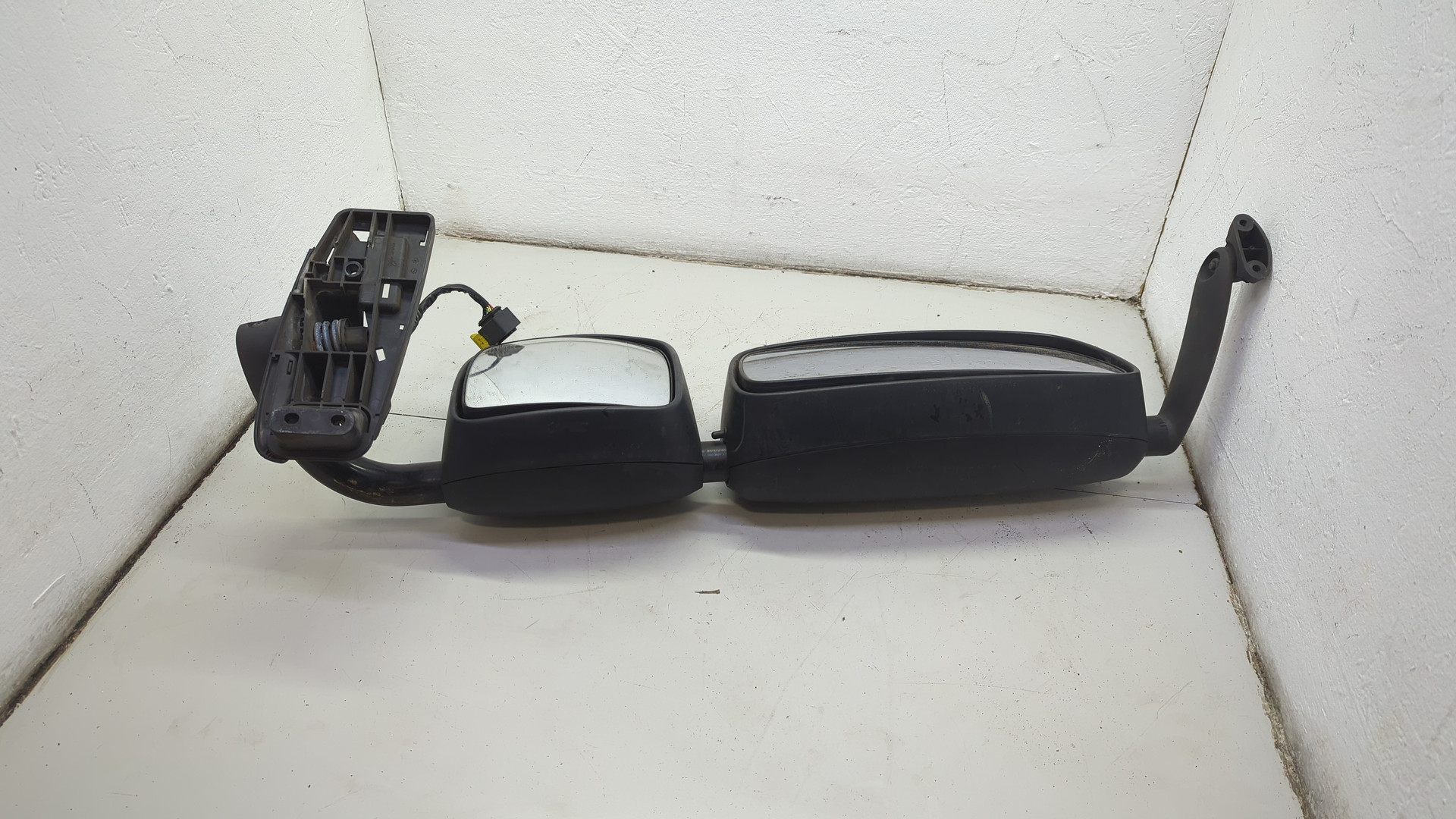 Зеркало левое электрическое