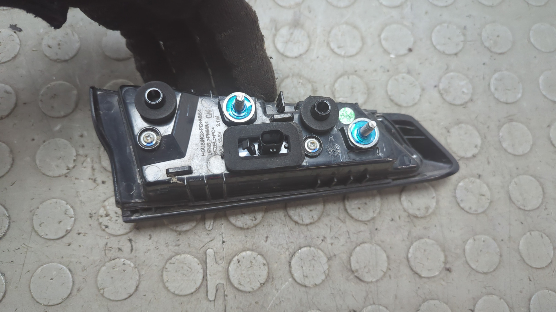 Фонарь задний внутренний правый