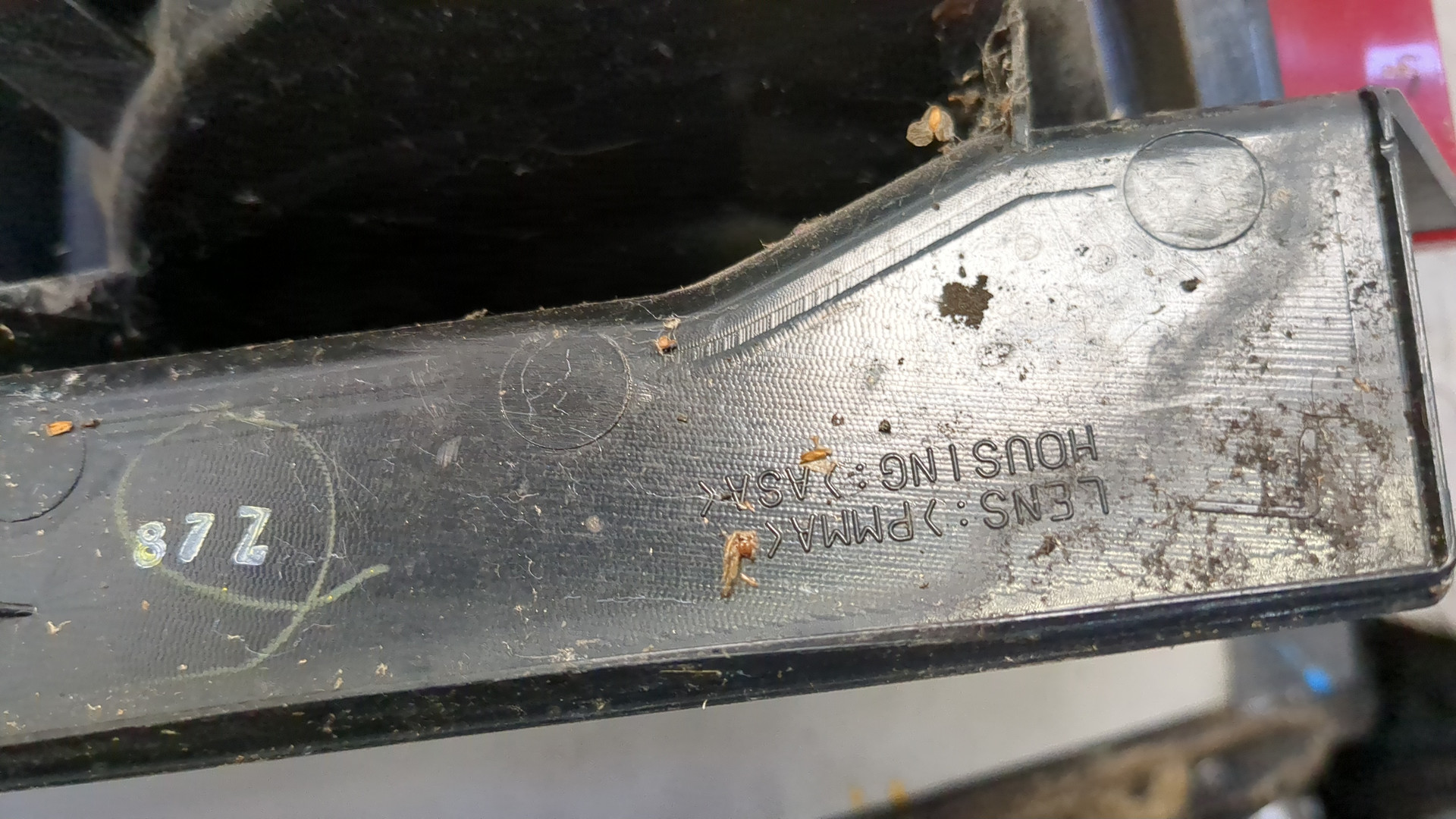 Фонарь задний левый