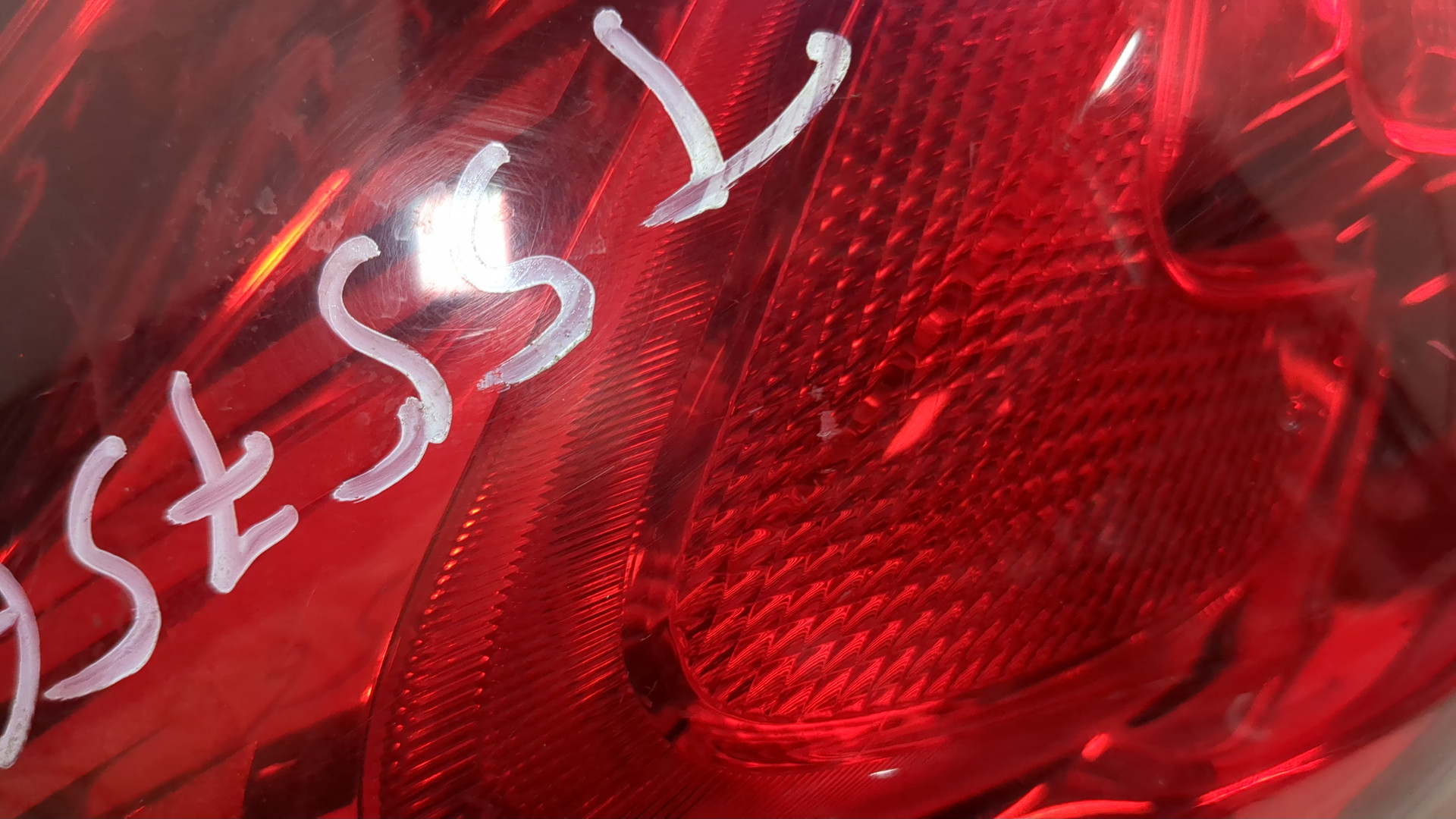 Фонарь задний левый