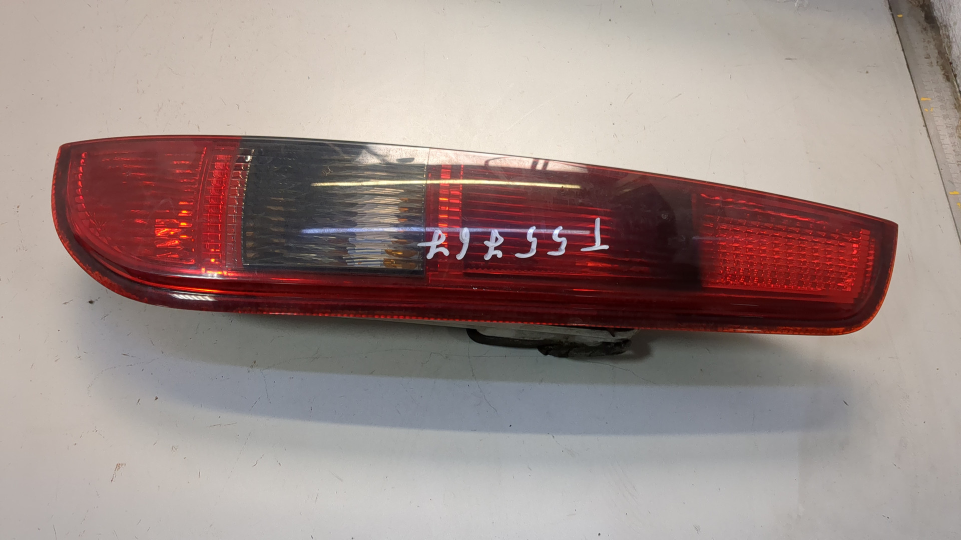 Фонарь задний правый